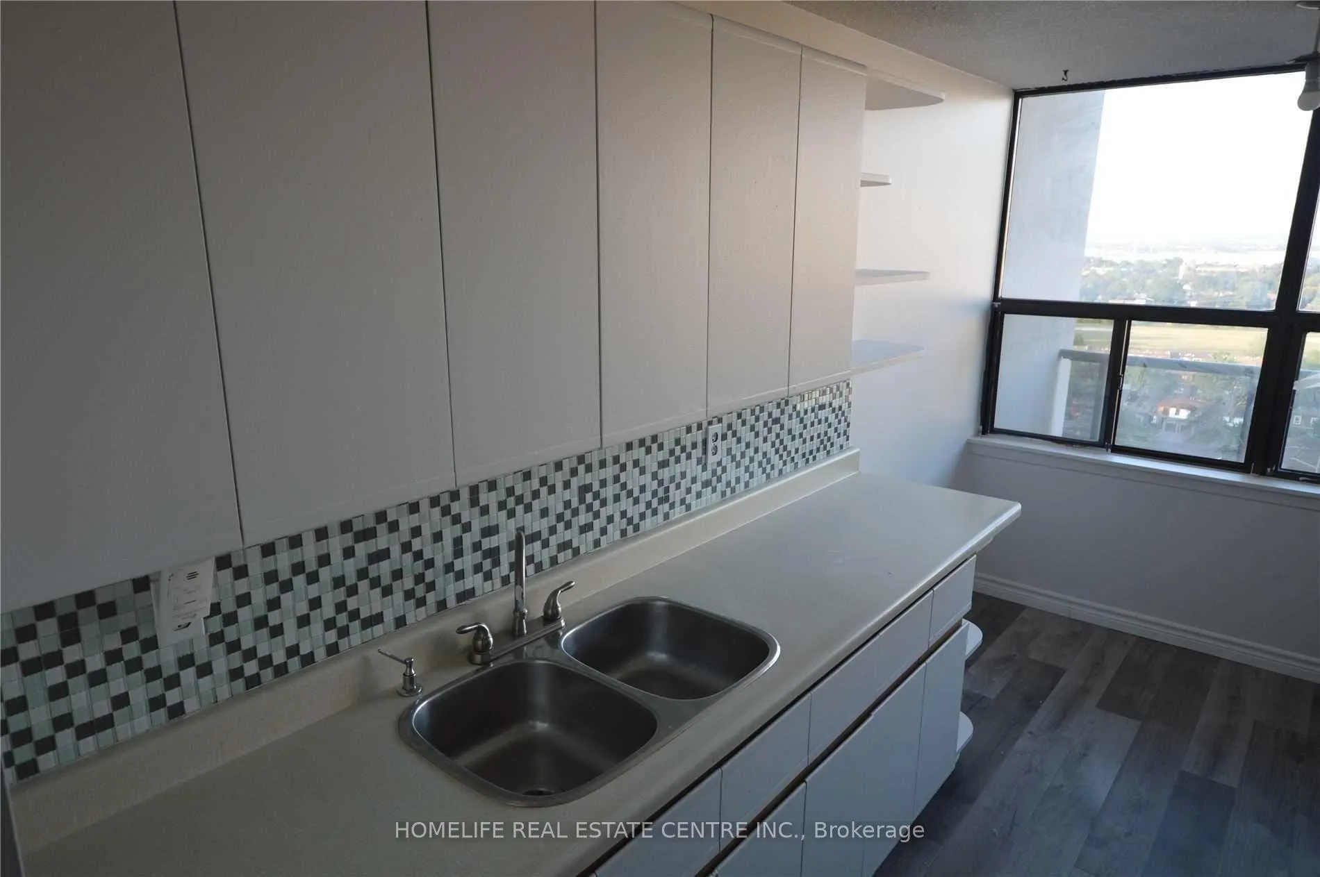 Photo 6 of Unit 1903, 17 Knightsbridge Road, Brampton, Queen Street Corridor — HOMEH