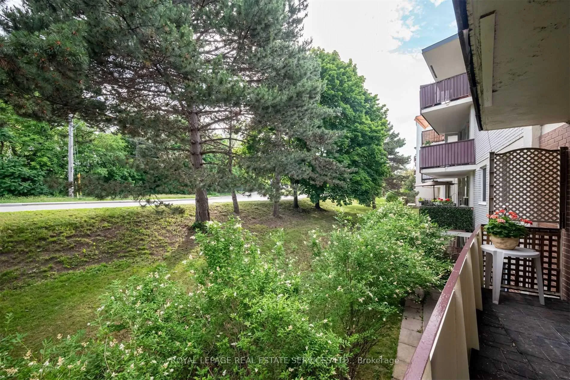Photo 8 of Unit 106, 100 Coe Hill Drive, Toronto, High Park-Swansea — HOMEH