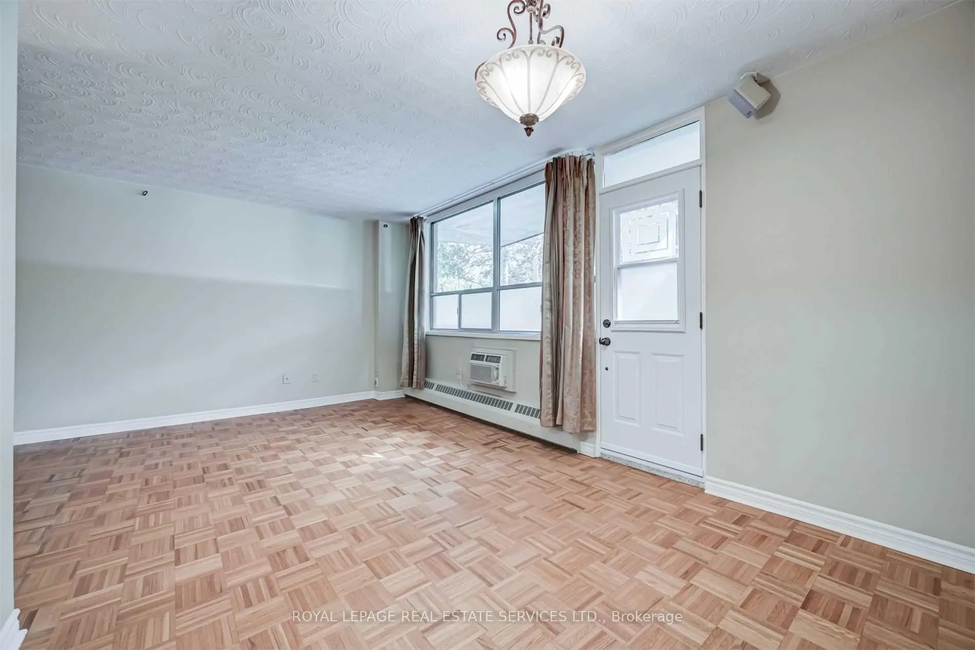 Photo 11 of Unit 106, 100 Coe Hill Drive, Toronto, High Park-Swansea — HOMEH