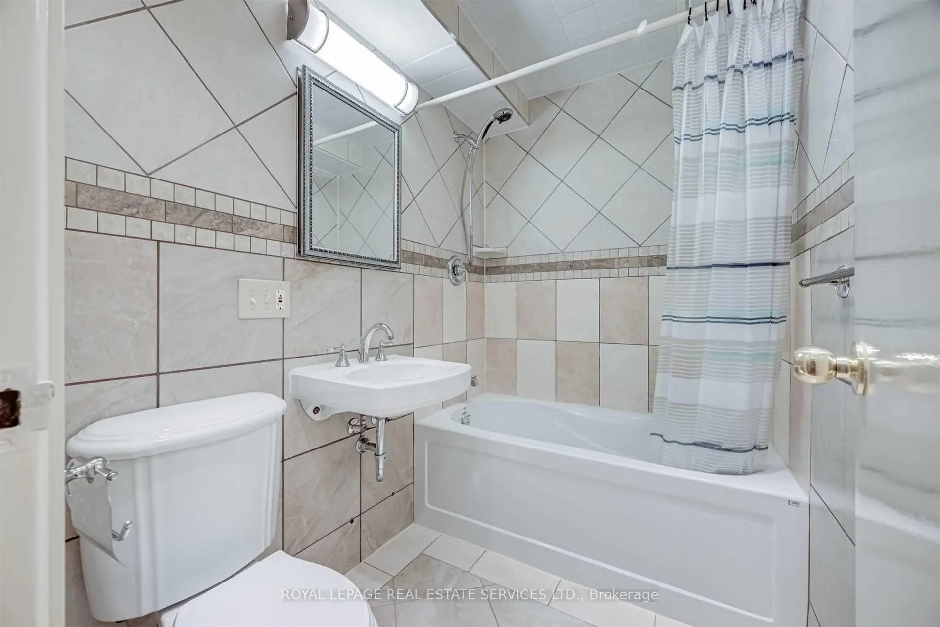 Photo 18 of Unit 106, 100 Coe Hill Drive, Toronto, High Park-Swansea — HOMEH