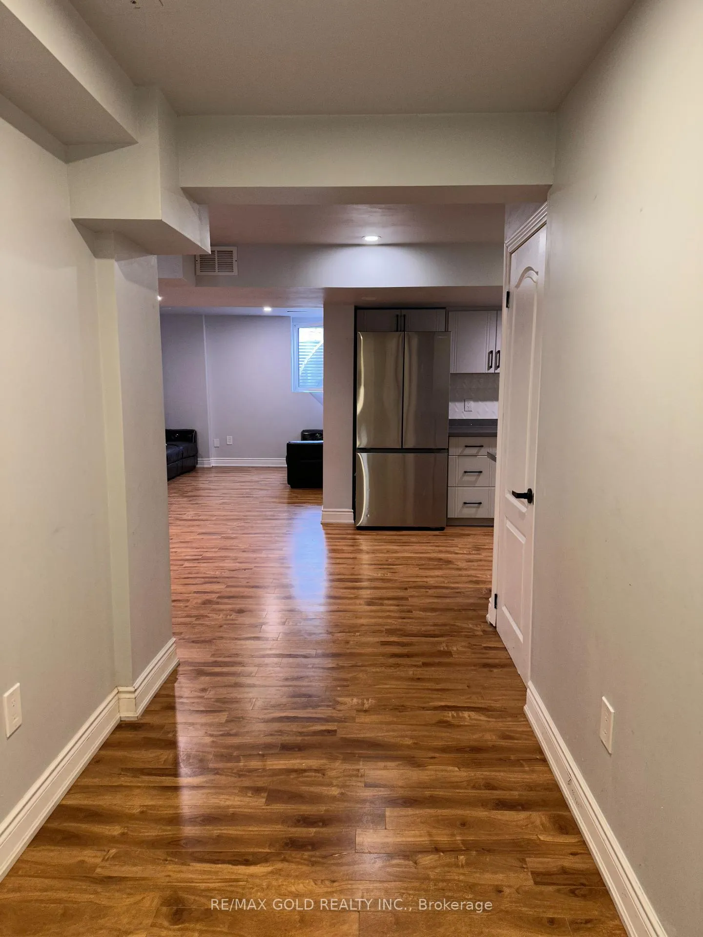 Photo 4 of 25 Junetown Circle, Brampton, Credit Valley — HOMEH