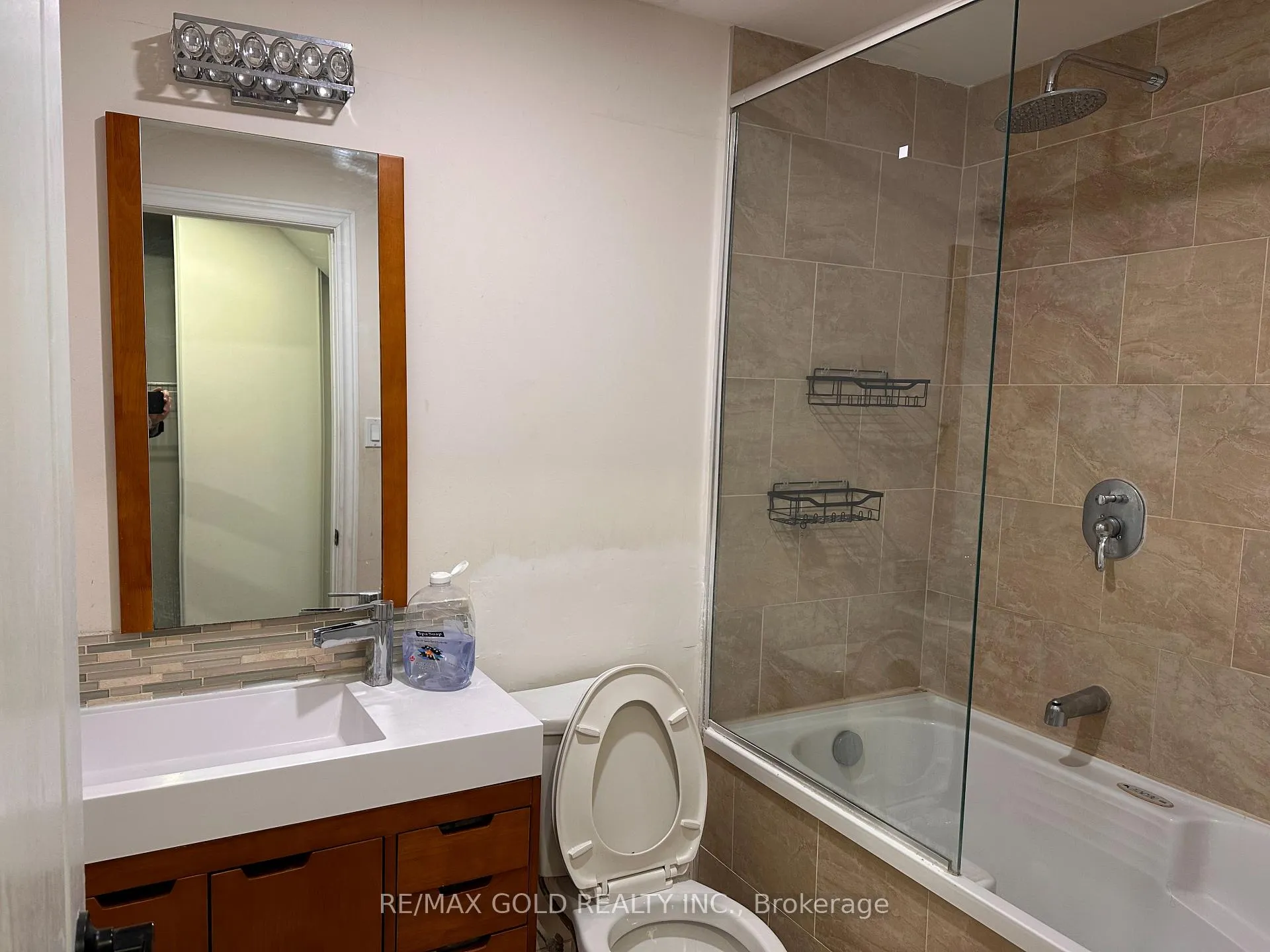 Photo 5 of 25 Junetown Circle, Brampton, Credit Valley — HOMEH