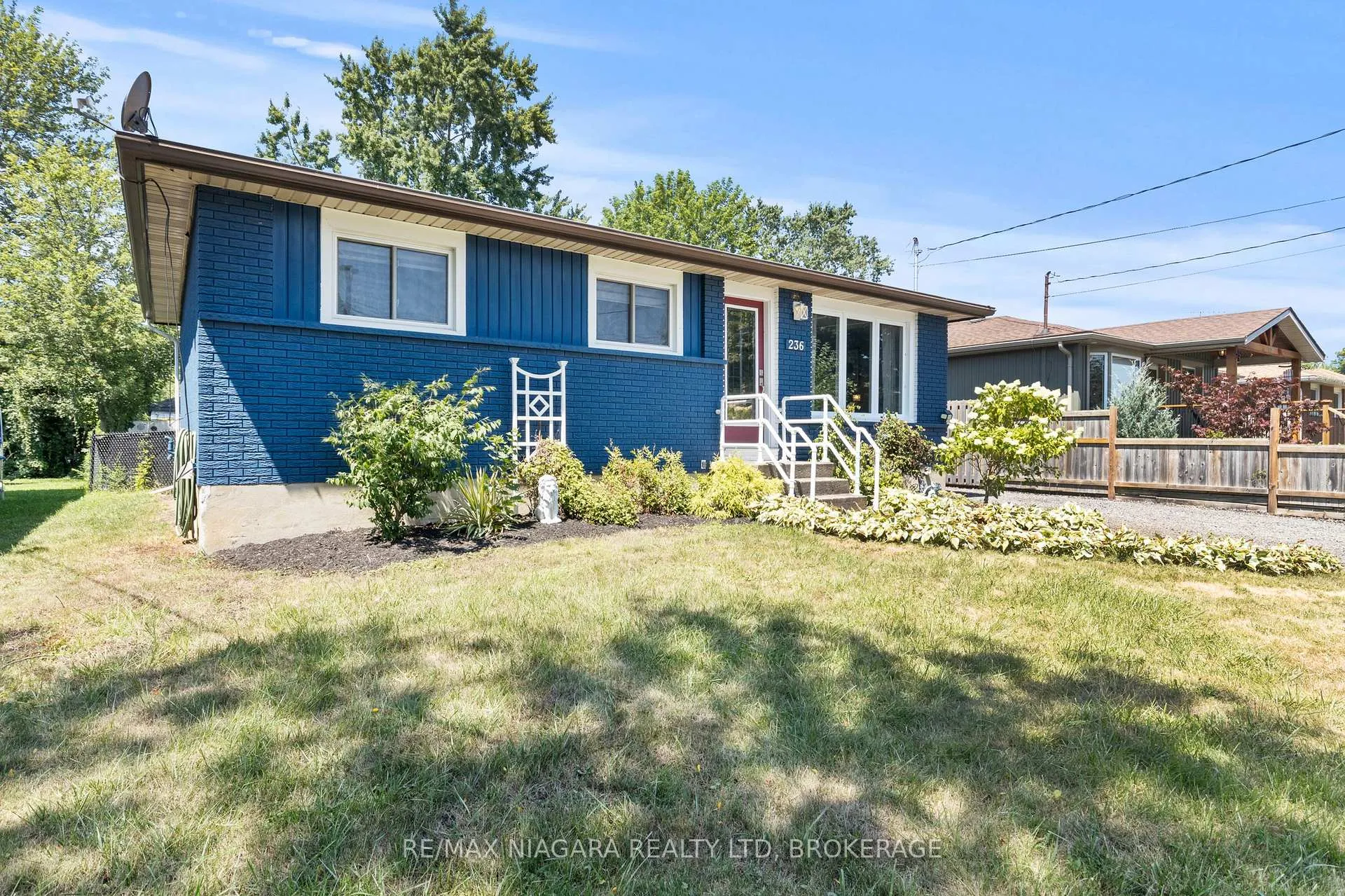 Photo 4 of 236 Cutress Avenue, Welland, Broadway — HOMEH