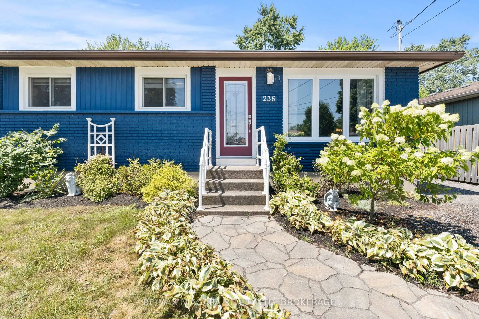 Photo 5 of 236 Cutress Avenue, Welland, Broadway — HOMEH