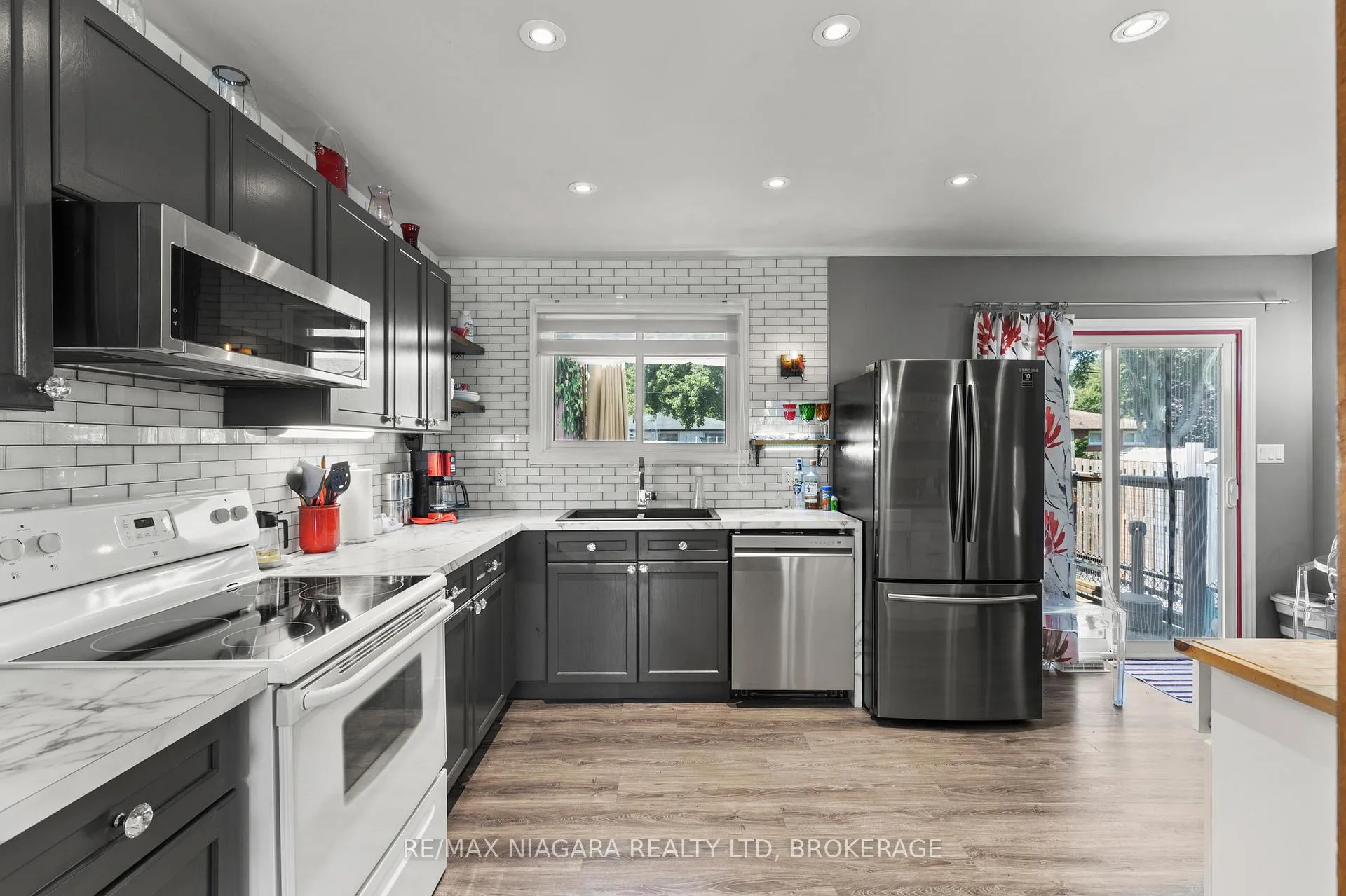 Photo 12 of 236 Cutress Avenue, Welland, Broadway — HOMEH