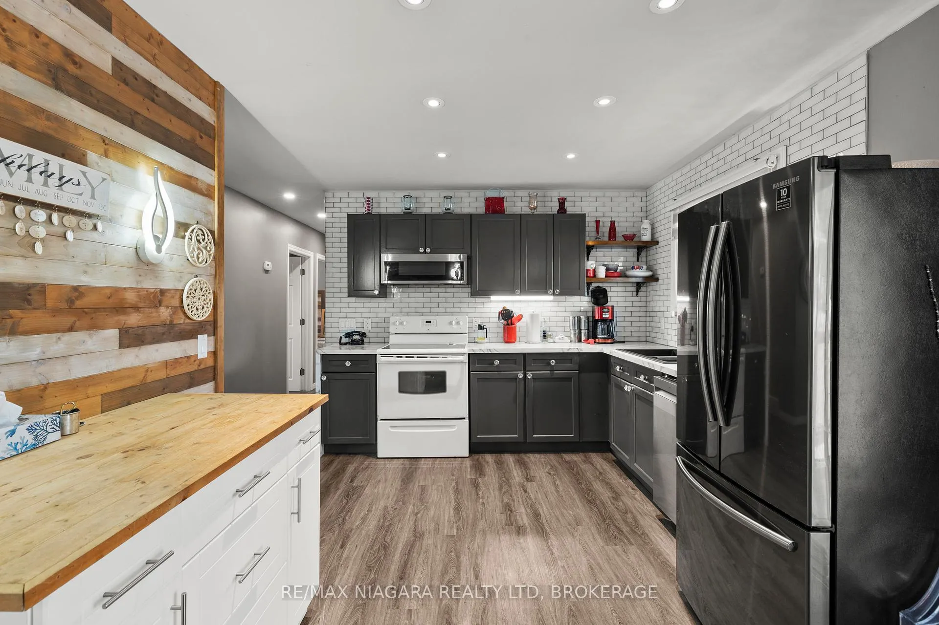 Photo 14 of 236 Cutress Avenue, Welland, Broadway — HOMEH