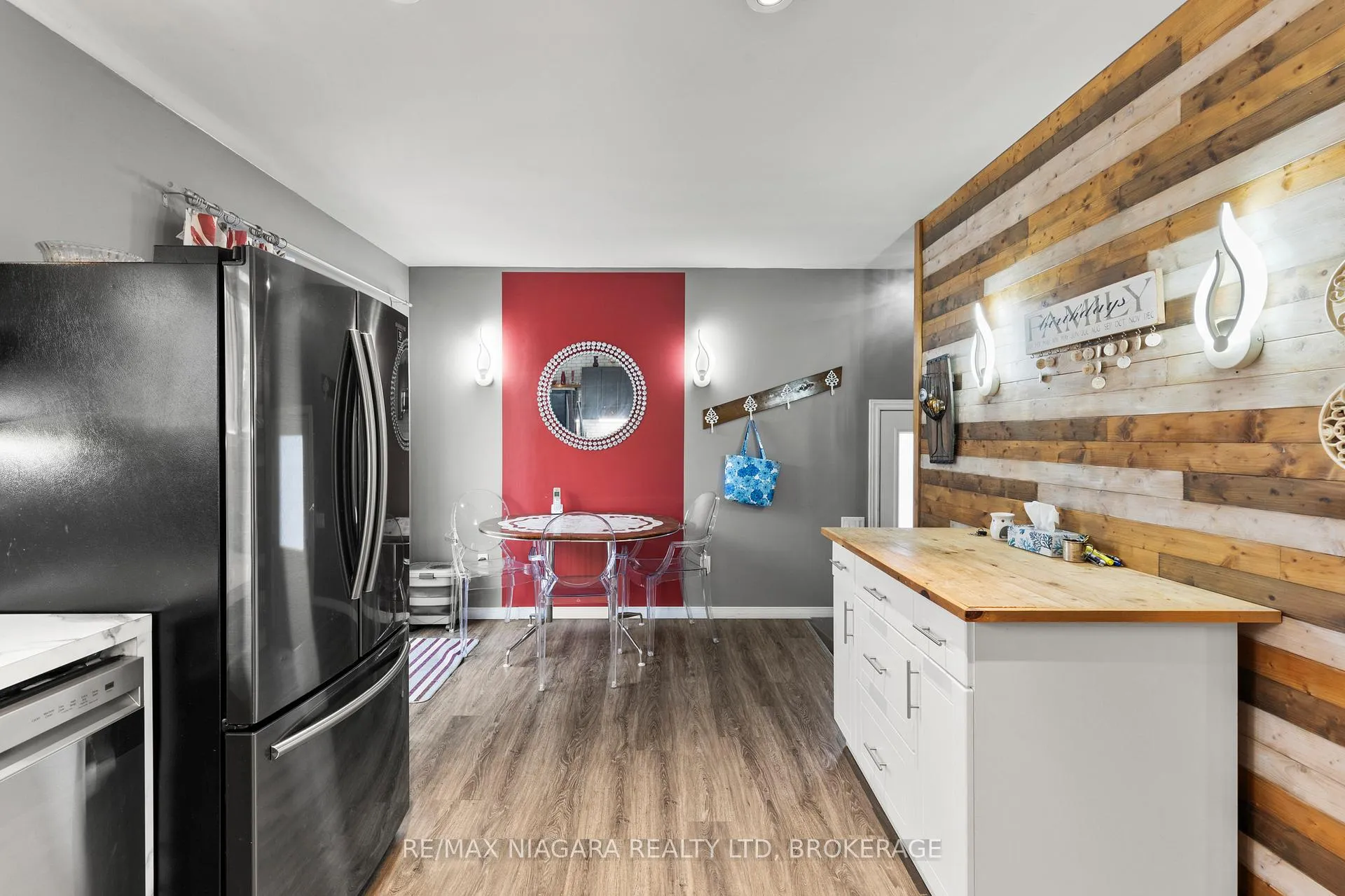 Photo 15 of 236 Cutress Avenue, Welland, Broadway — HOMEH