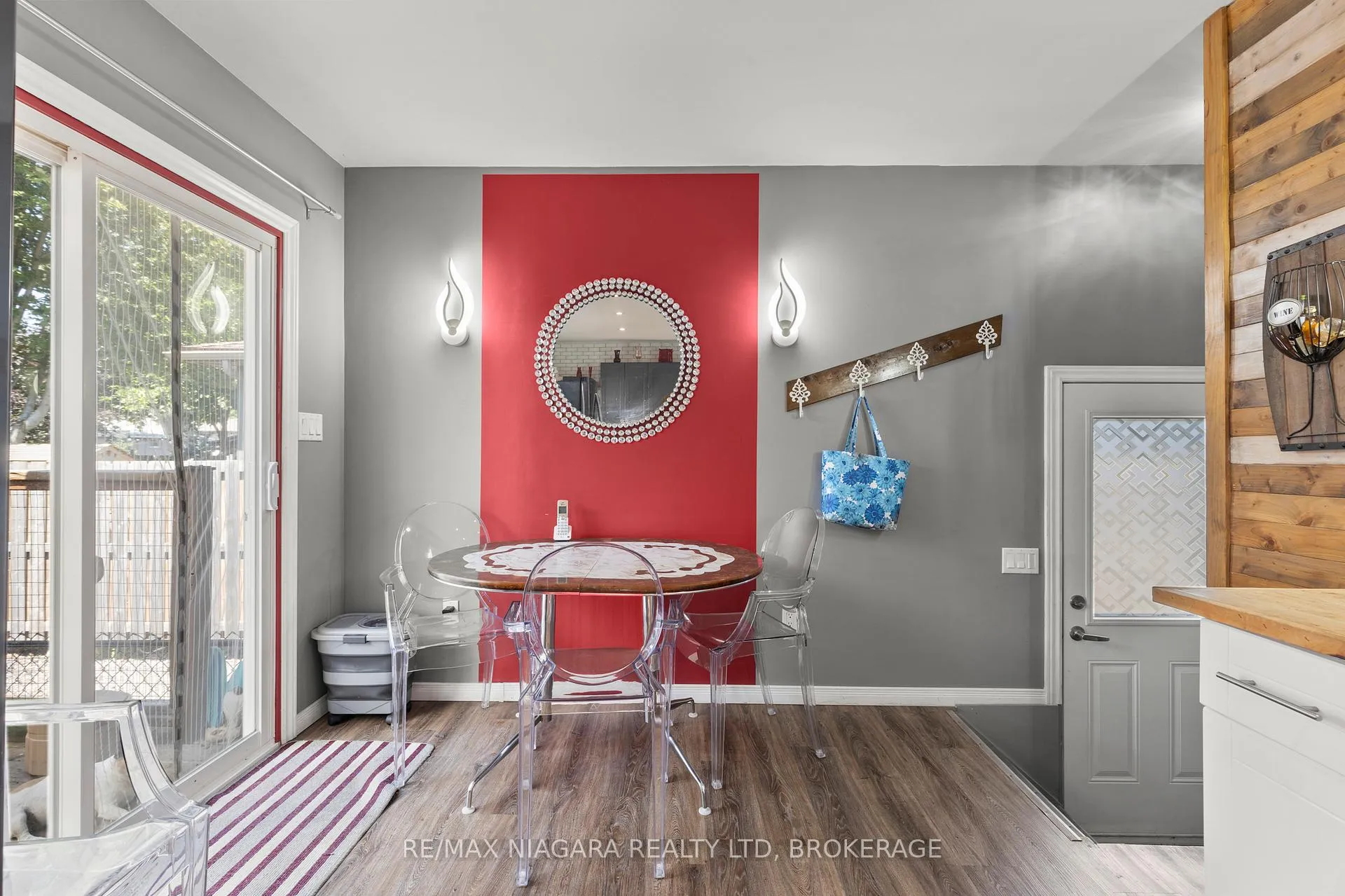 Photo 16 of 236 Cutress Avenue, Welland, Broadway — HOMEH