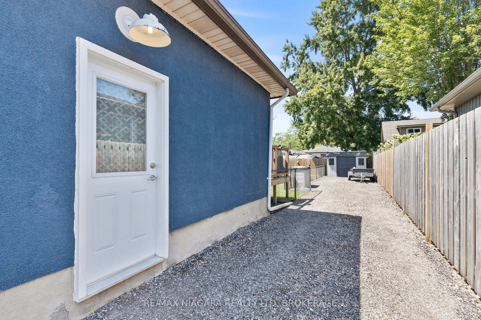 Photo 24 of 236 Cutress Avenue, Welland, Broadway — HOMEH
