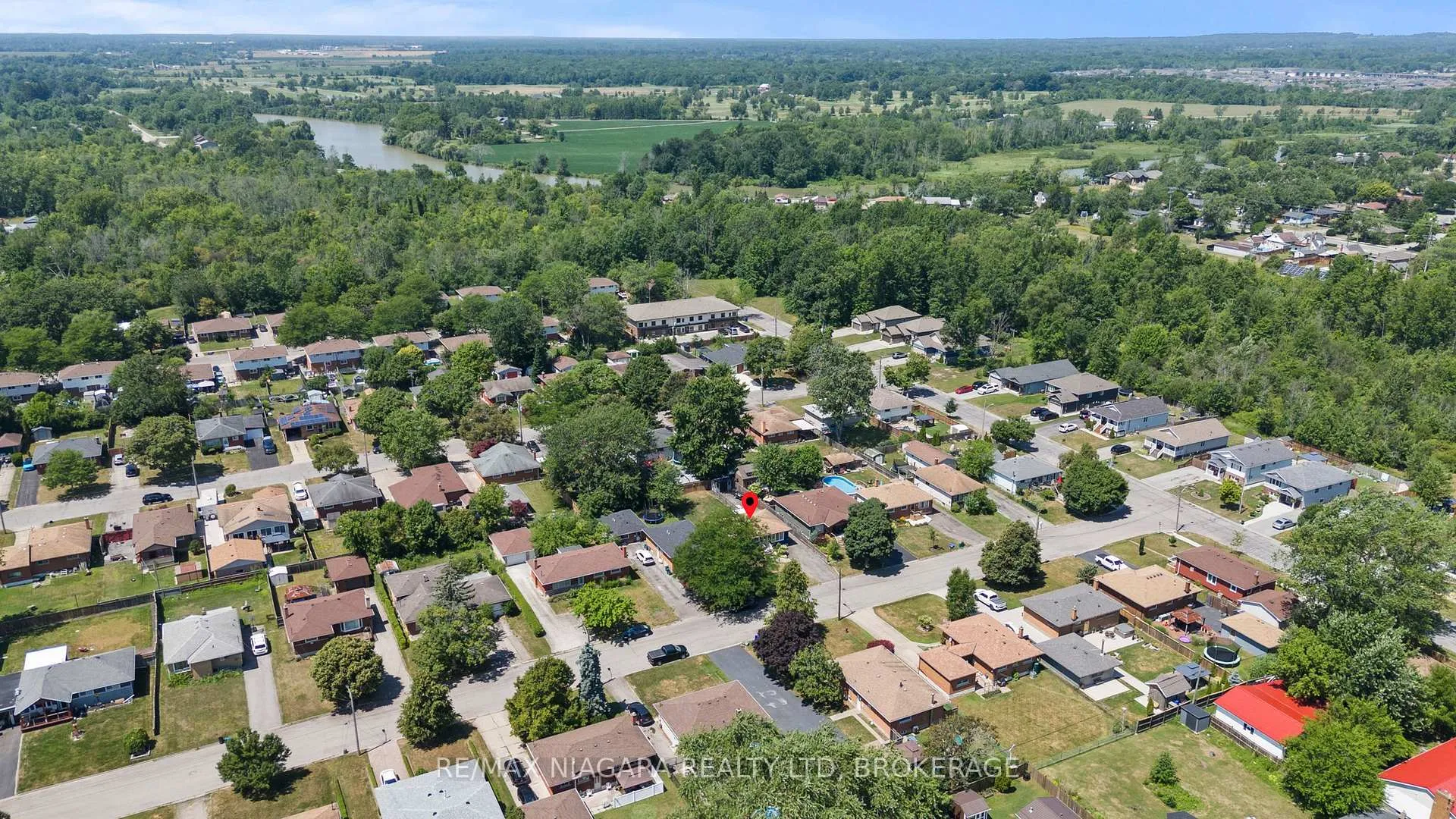 Photo 32 of 236 Cutress Avenue, Welland, Broadway — HOMEH
