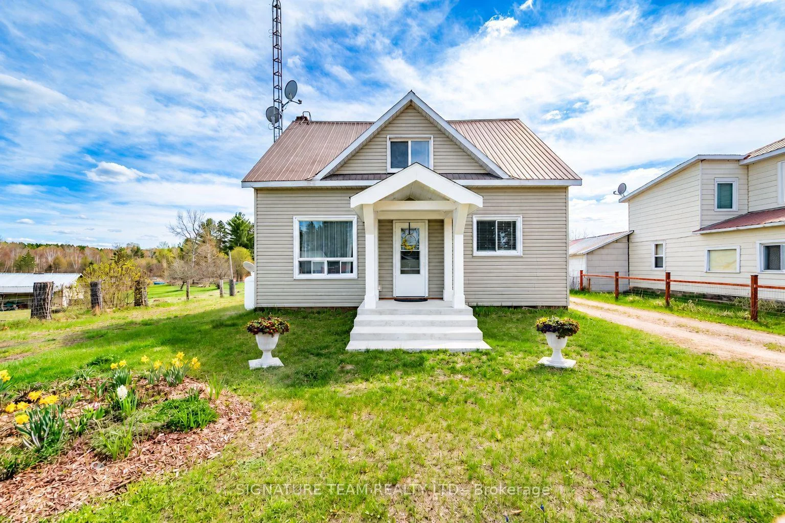 Photo of 2683 Round Lake Road