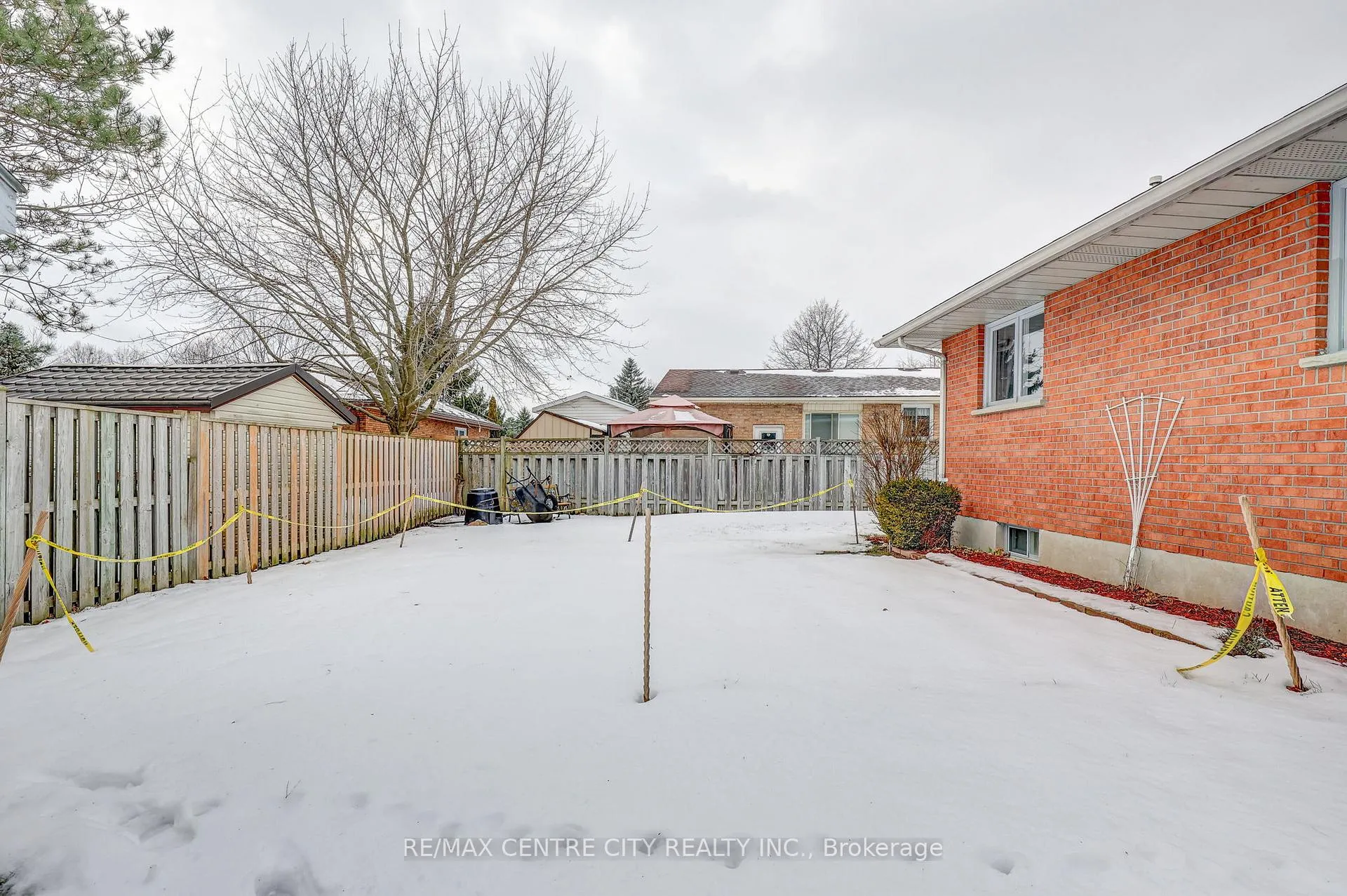 Photo 2 of 95 Dufferin Street, Aylmer — HOMEH