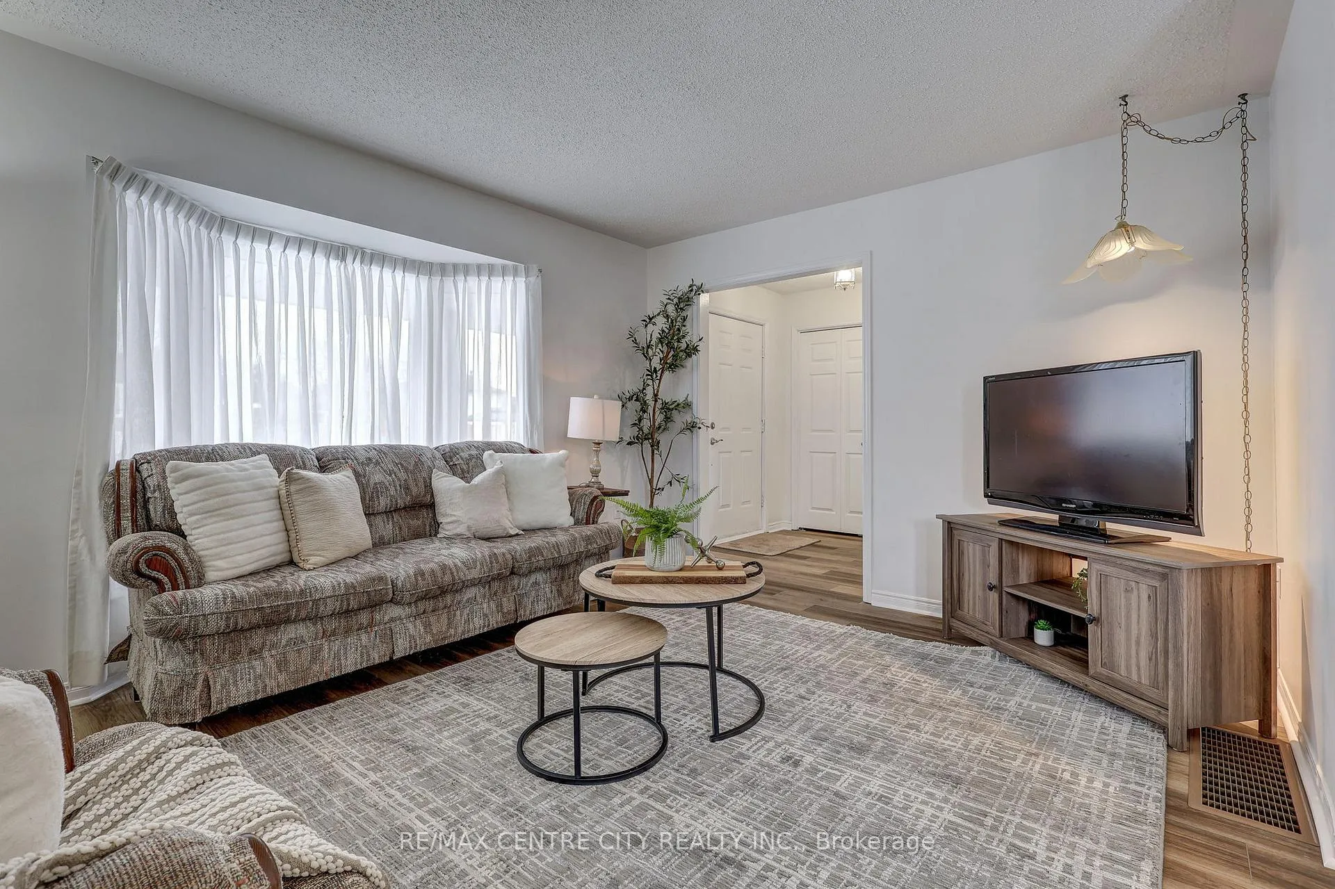 Photo 6 of 95 Dufferin Street, Aylmer — HOMEH