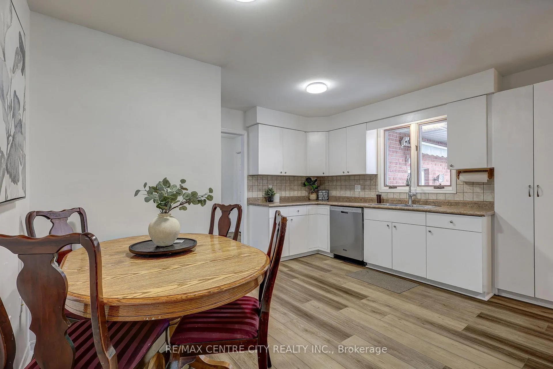 Photo 10 of 95 Dufferin Street, Aylmer — HOMEH