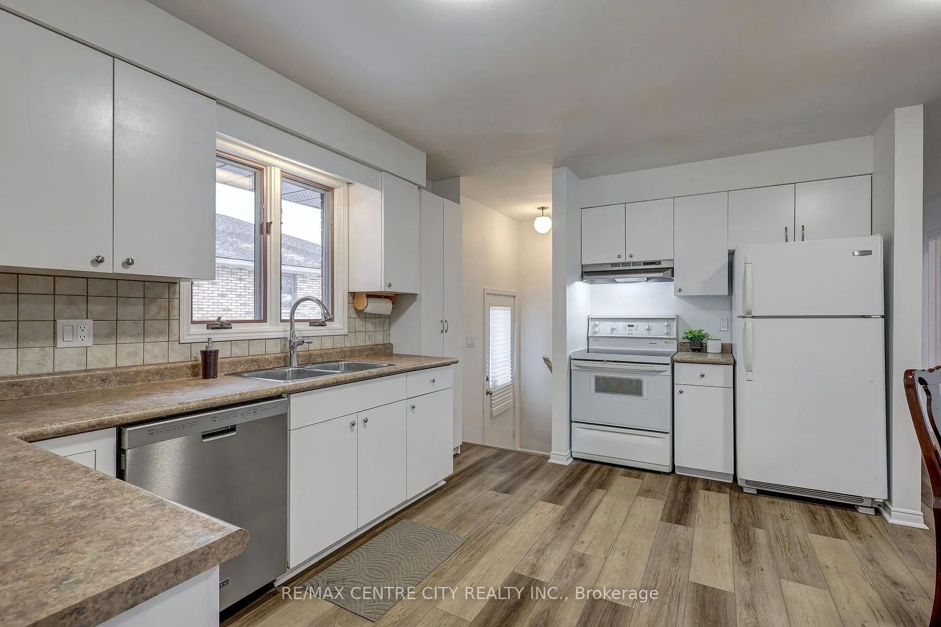 Photo 13 of 95 Dufferin Street, Aylmer — HOMEH