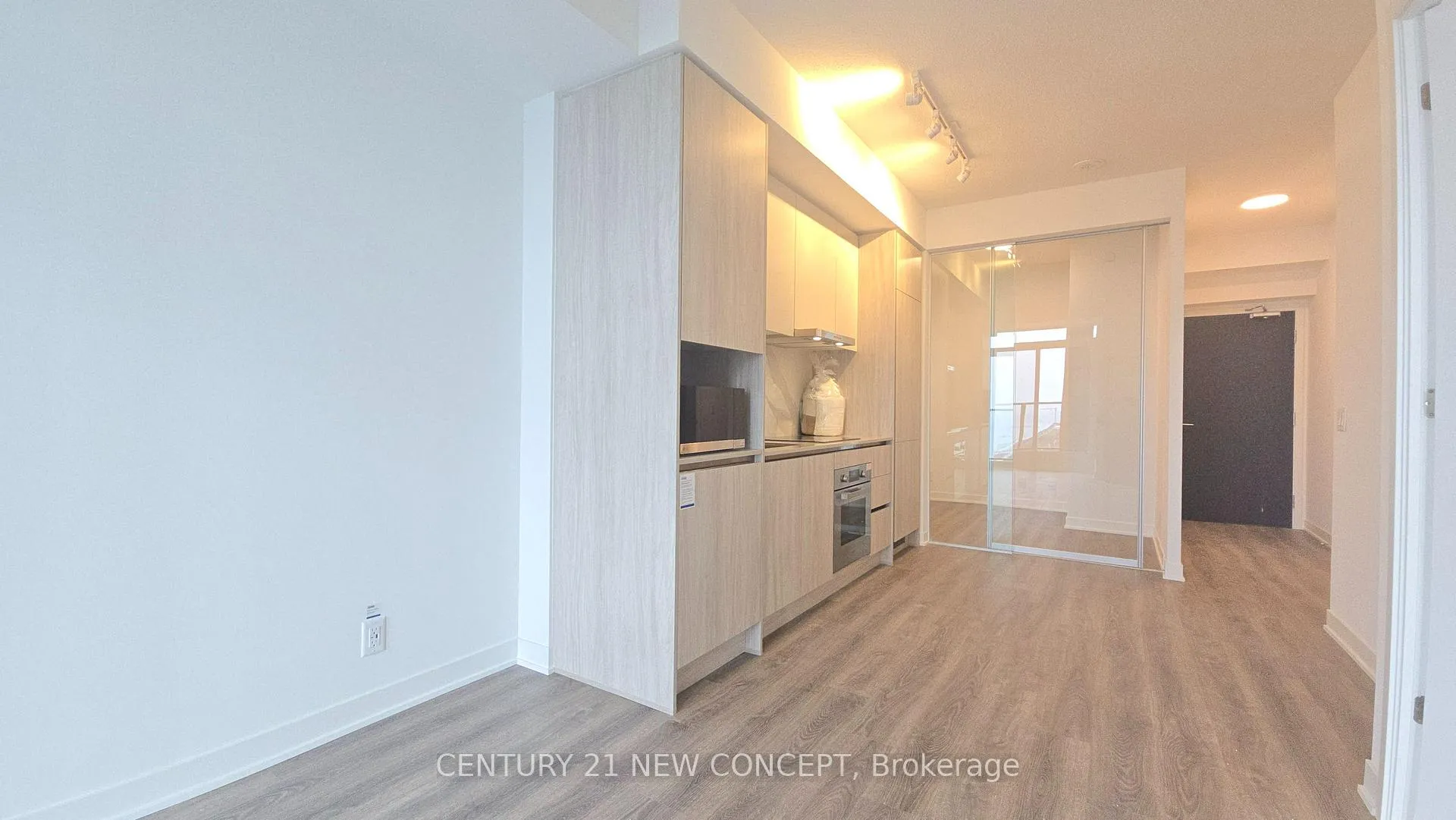 Photo 8 of Unit 3809, 180 Front Street E, Toronto, Moss Park — HOMEH