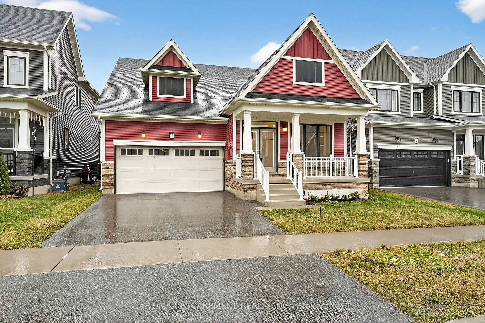 Photo 2 of 11 Frontier Drive, Thorold, Rolling Meadows — HOMEH