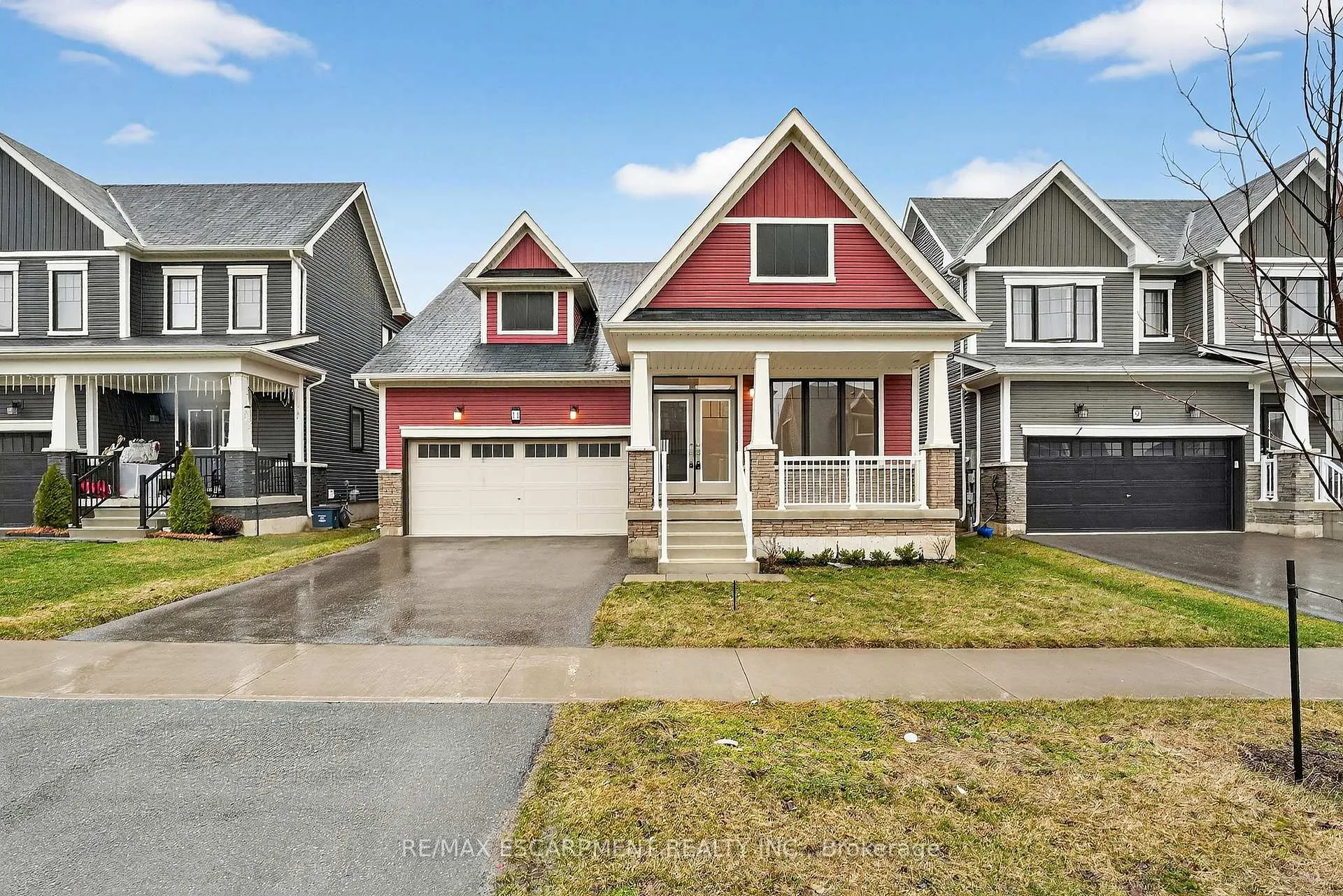 Photo 3 of 11 Frontier Drive, Thorold, Rolling Meadows — HOMEH