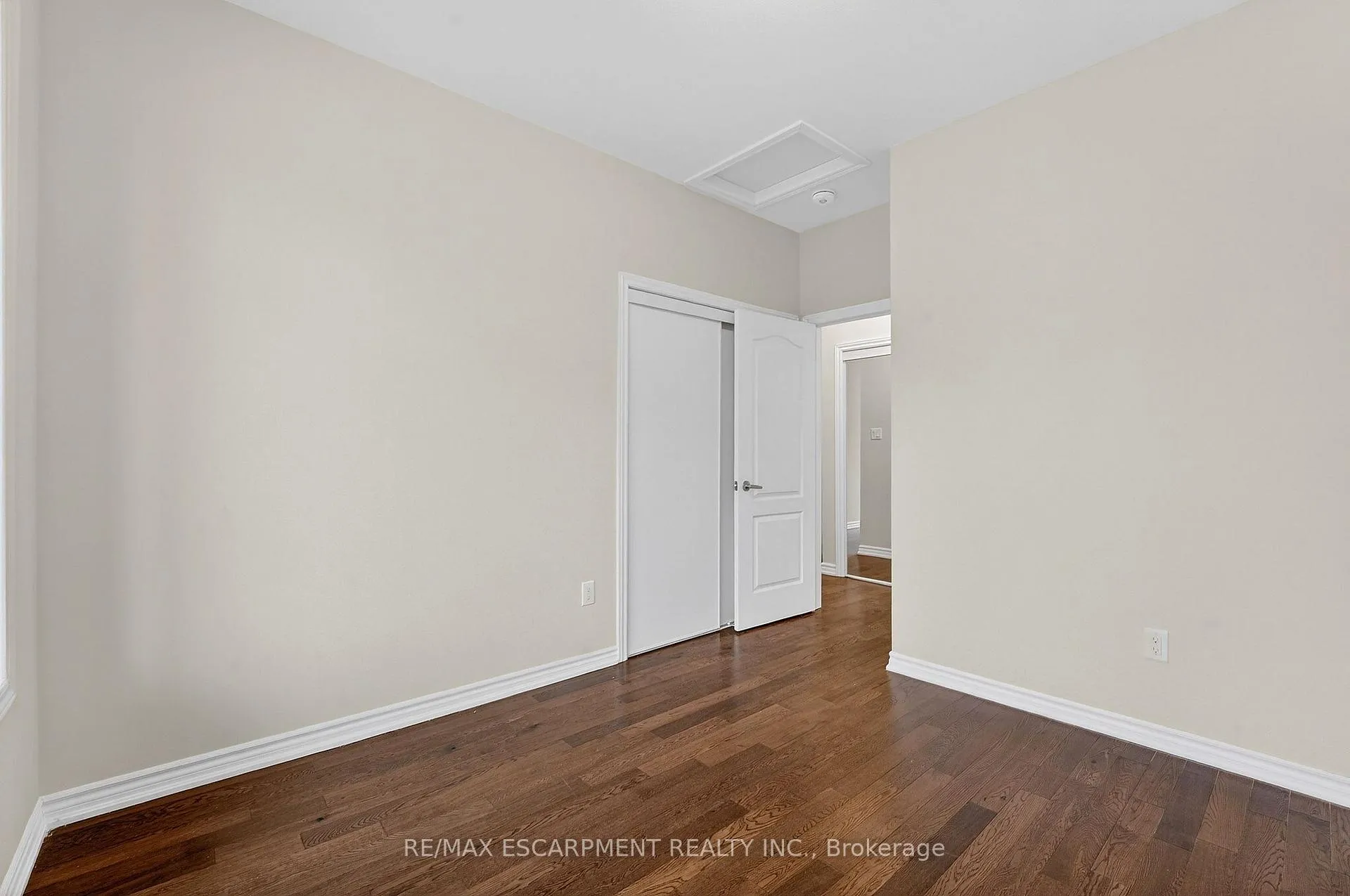 Photo 17 of 11 Frontier Drive, Thorold, Rolling Meadows — HOMEH