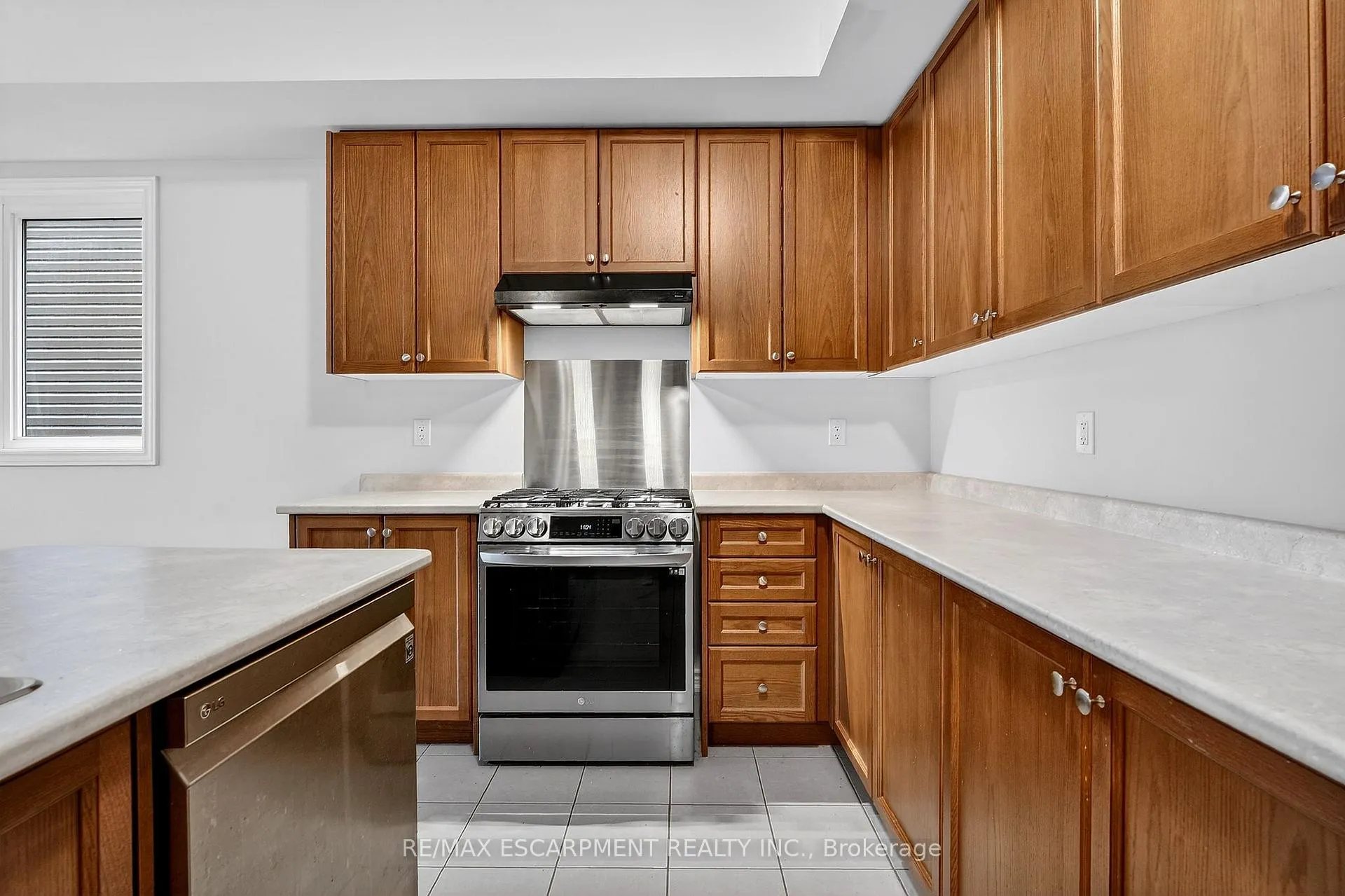 Photo 20 of 11 Frontier Drive, Thorold, Rolling Meadows — HOMEH