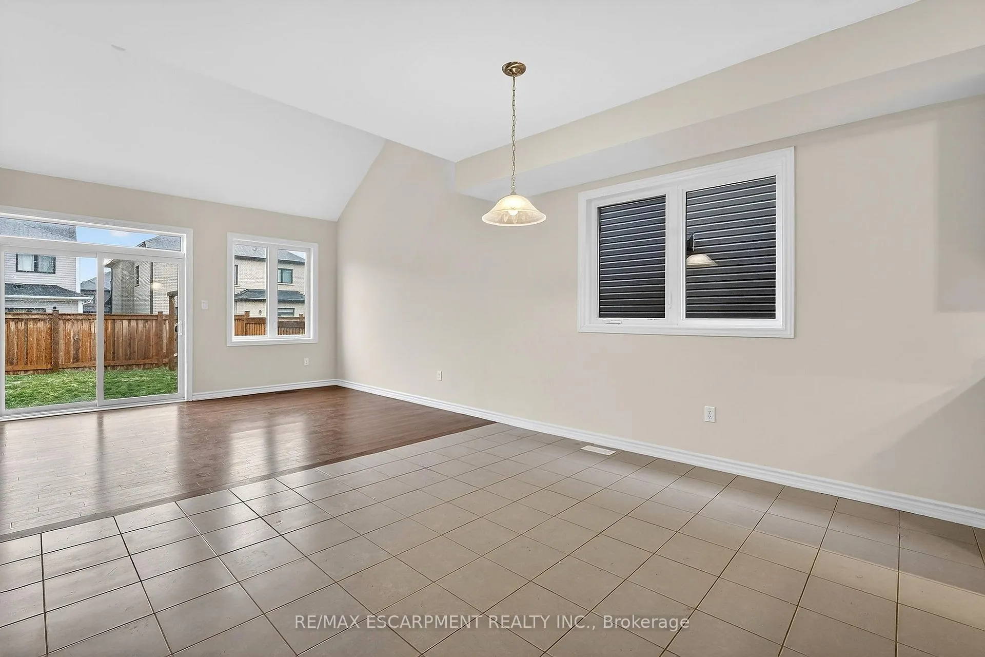 Photo 21 of 11 Frontier Drive, Thorold, Rolling Meadows — HOMEH