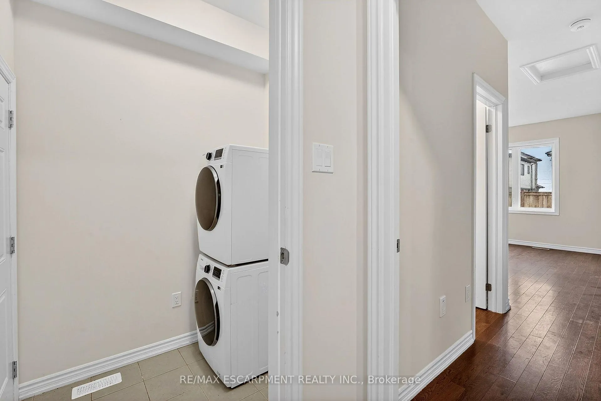 Photo 26 of 11 Frontier Drive, Thorold, Rolling Meadows — HOMEH