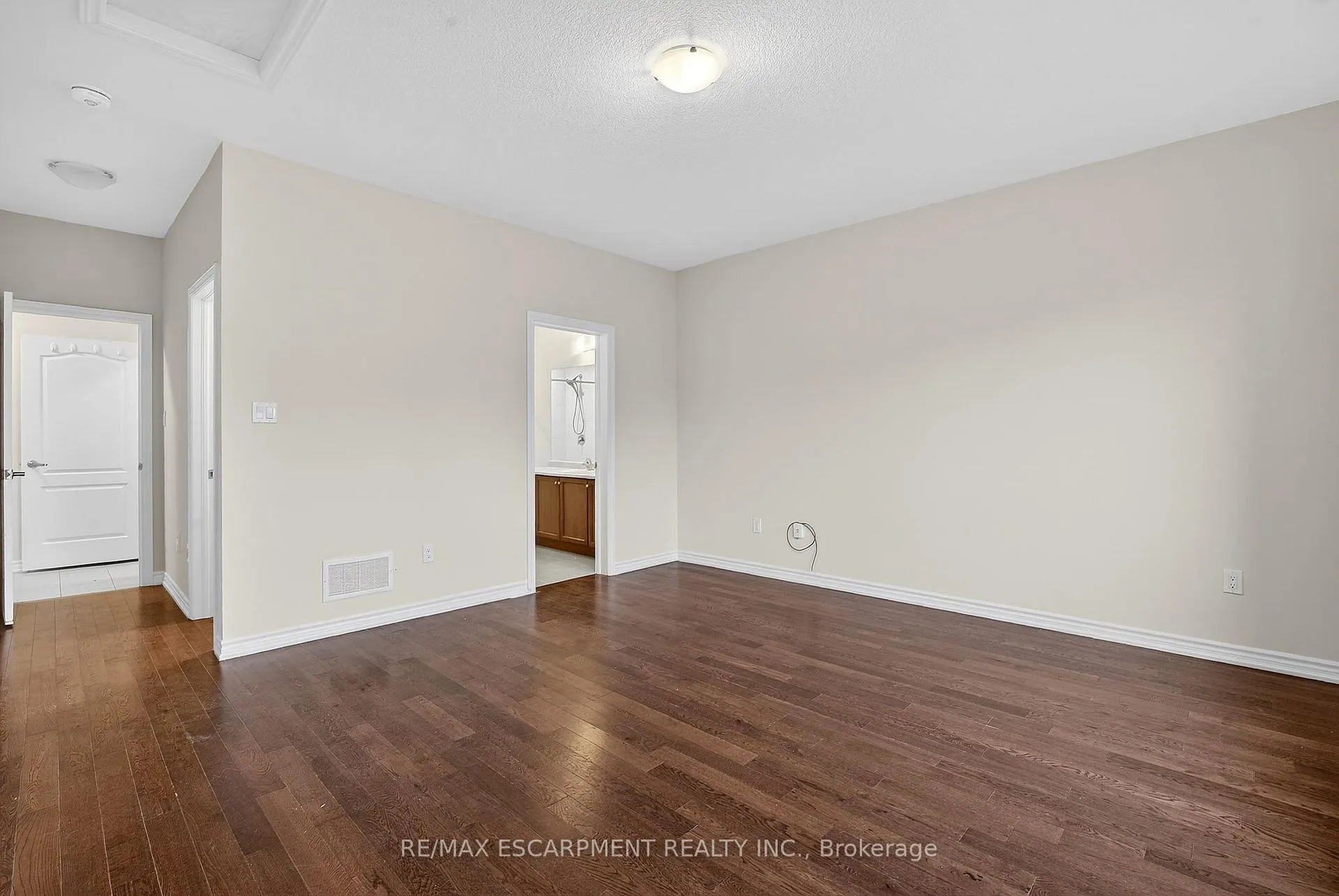 Photo 31 of 11 Frontier Drive, Thorold, Rolling Meadows — HOMEH