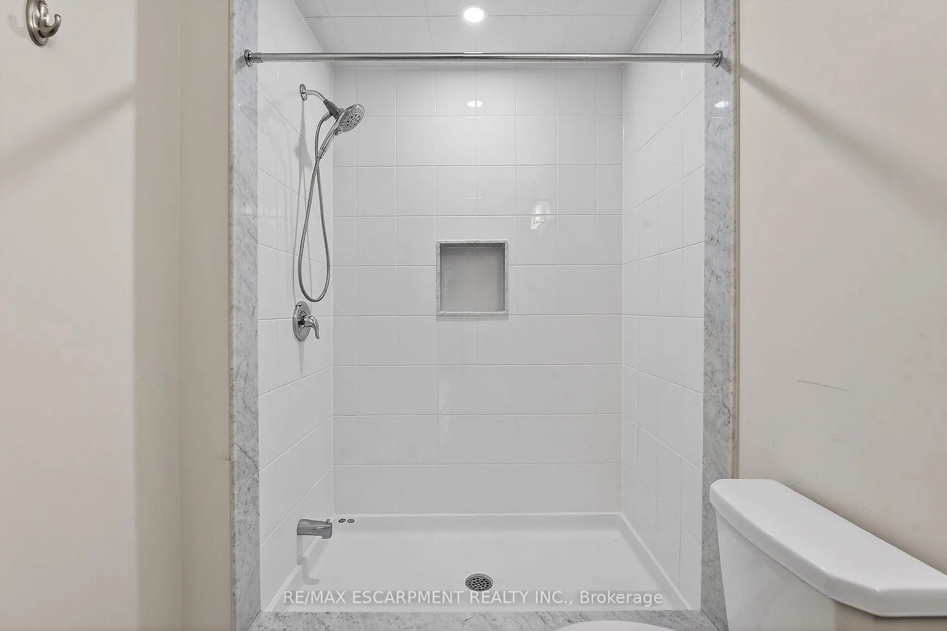 Photo 33 of 11 Frontier Drive, Thorold, Rolling Meadows — HOMEH