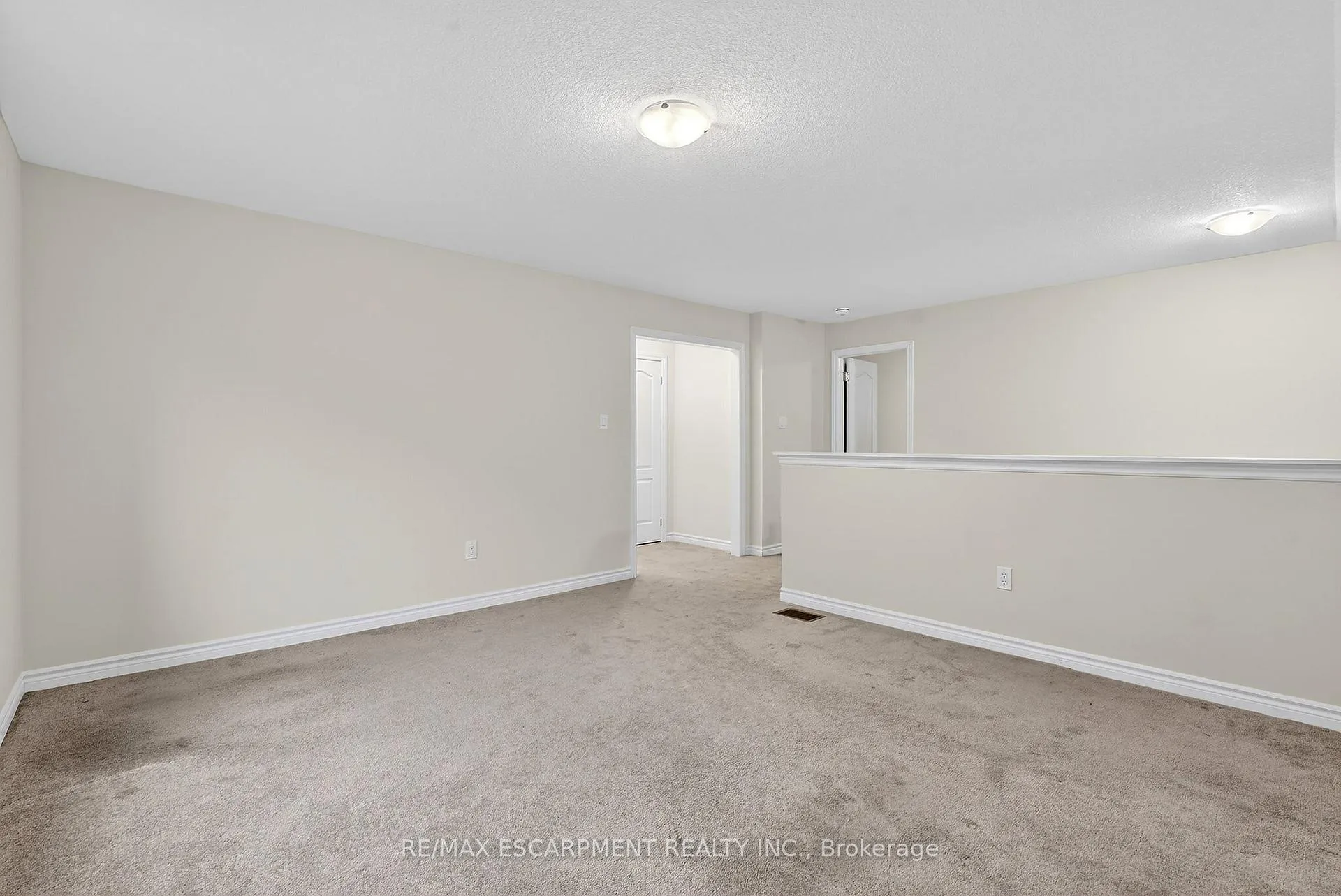 Photo 37 of 11 Frontier Drive, Thorold, Rolling Meadows — HOMEH