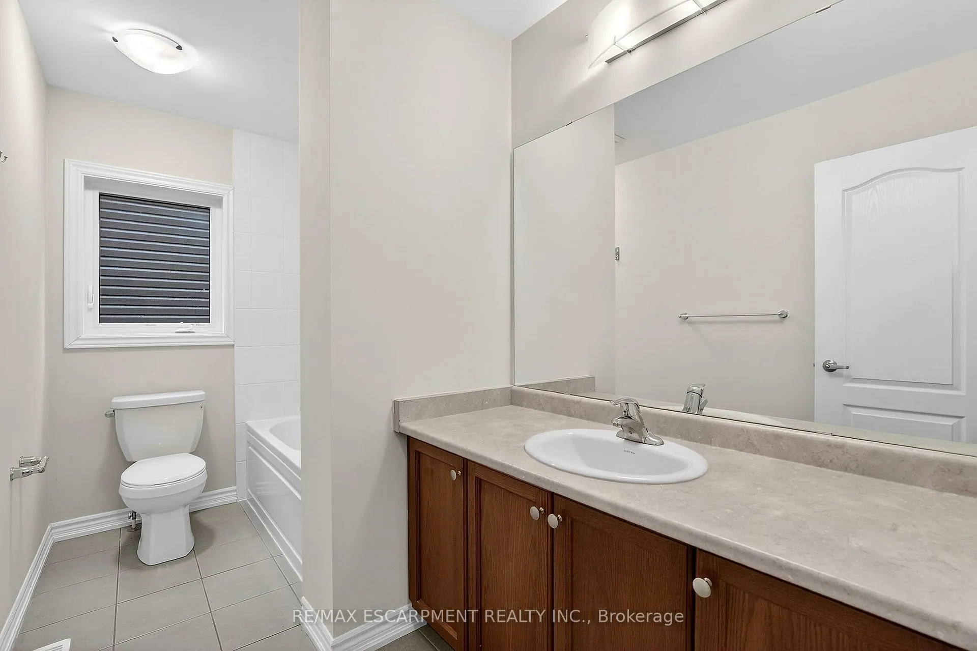 Photo 38 of 11 Frontier Drive, Thorold, Rolling Meadows — HOMEH