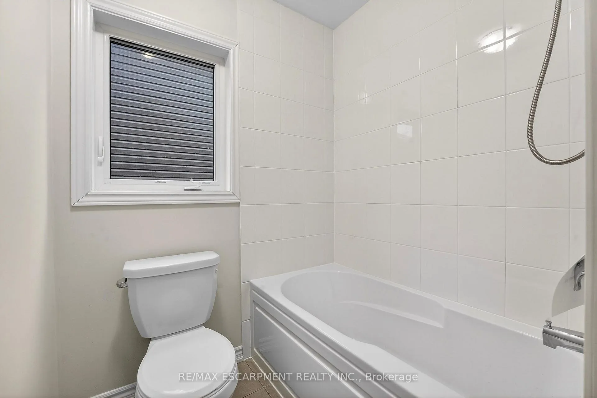 Photo 39 of 11 Frontier Drive, Thorold, Rolling Meadows — HOMEH
