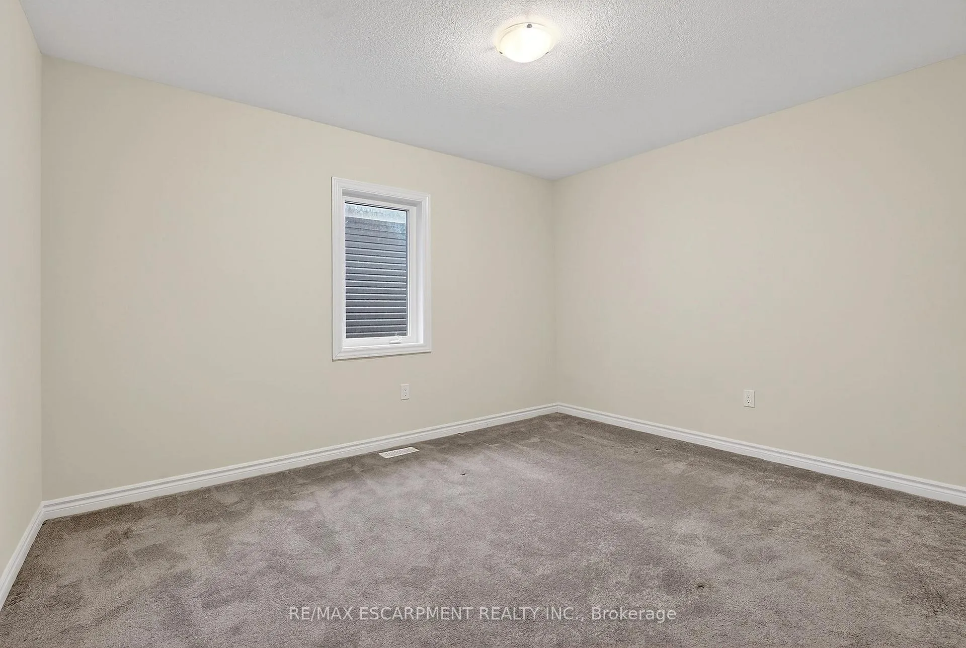 Photo 41 of 11 Frontier Drive, Thorold, Rolling Meadows — HOMEH