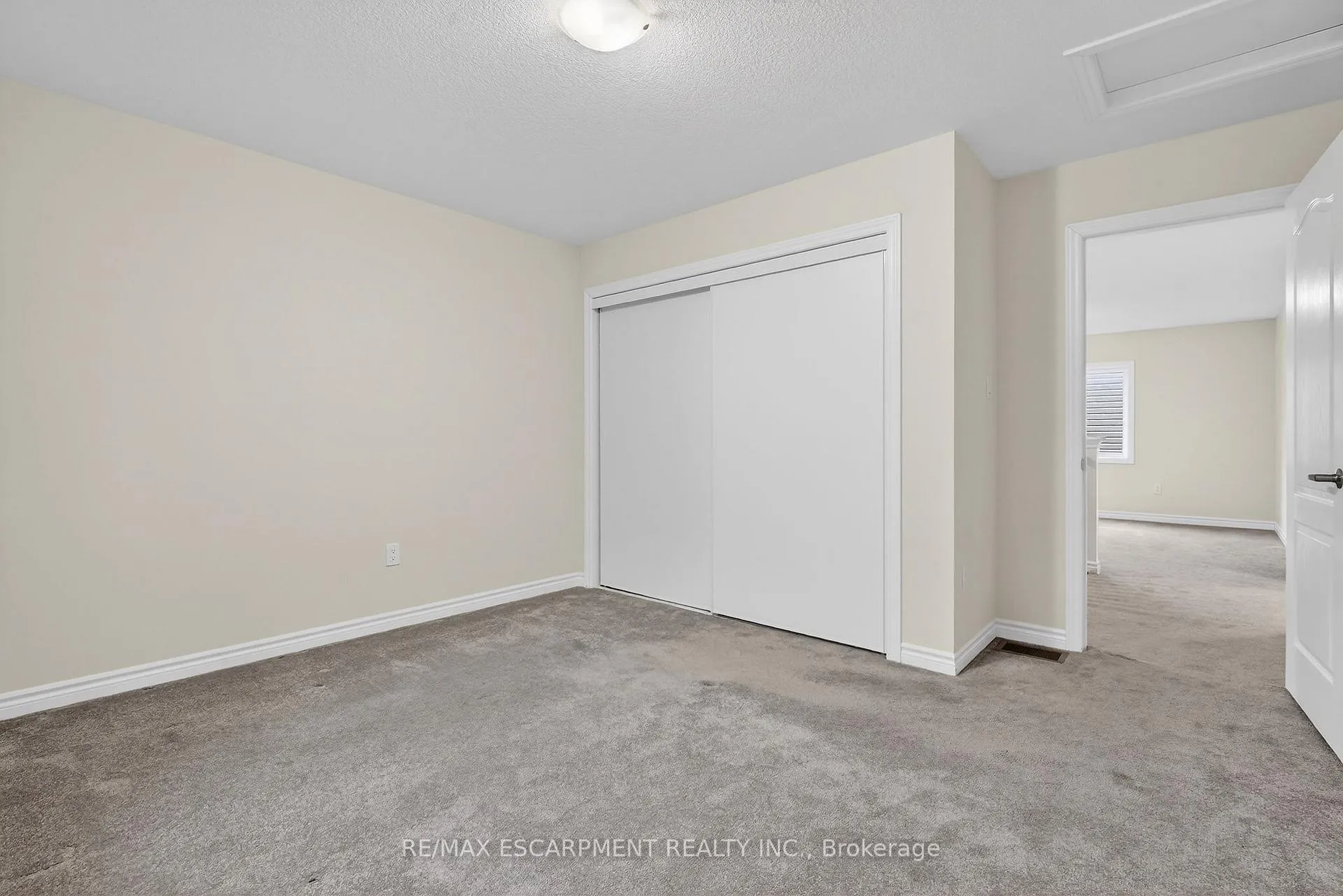 Photo 42 of 11 Frontier Drive, Thorold, Rolling Meadows — HOMEH