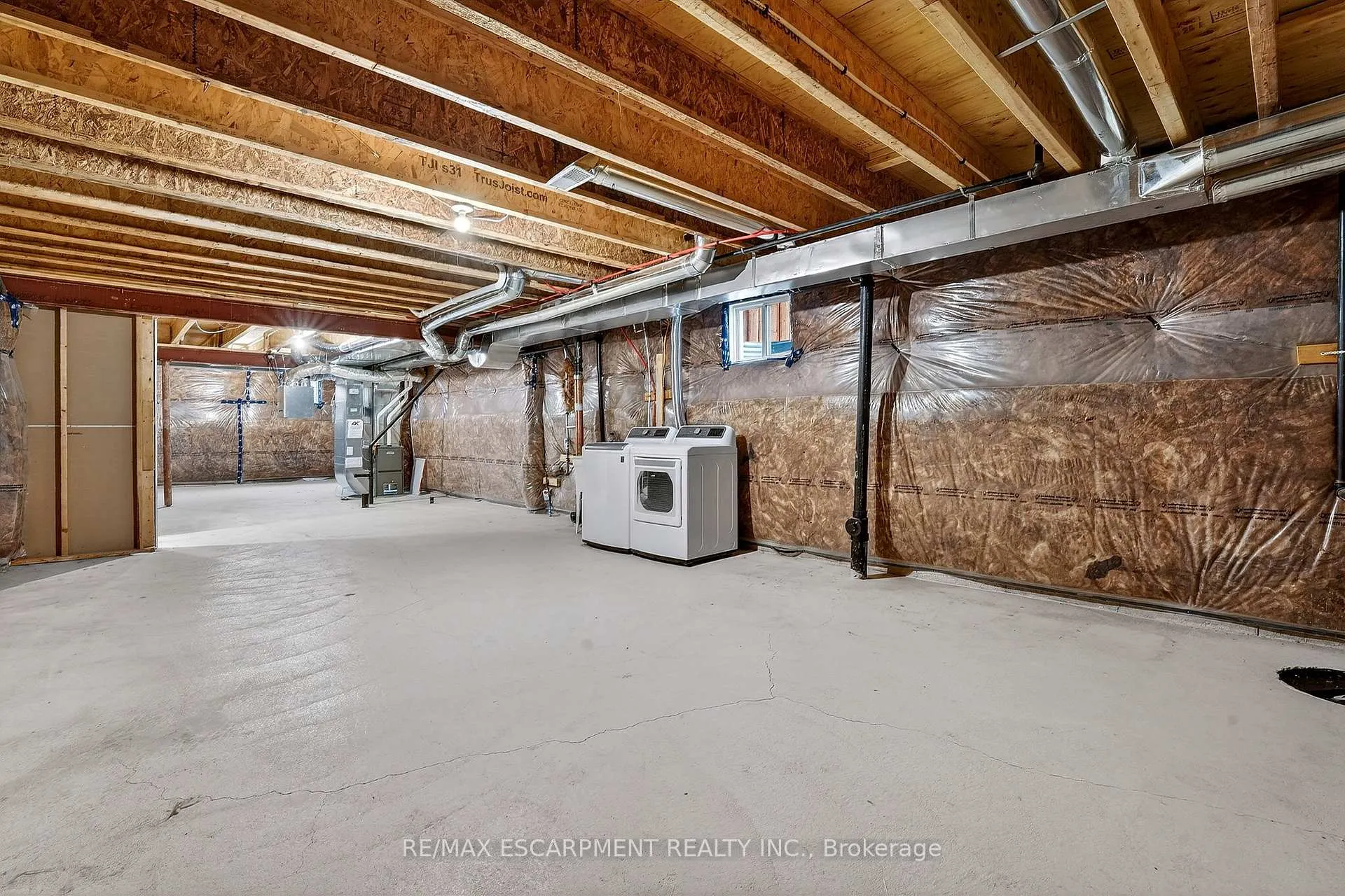 Photo 44 of 11 Frontier Drive, Thorold, Rolling Meadows — HOMEH