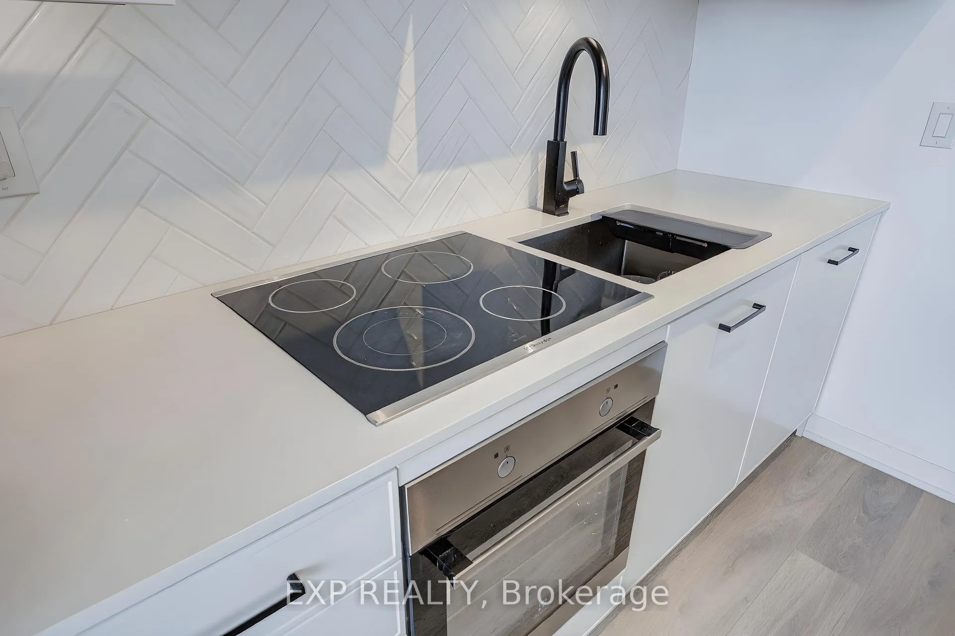 Photo 7 of Unit 604, 899 Queen Street E, Toronto, South Riverdale — HOMEH