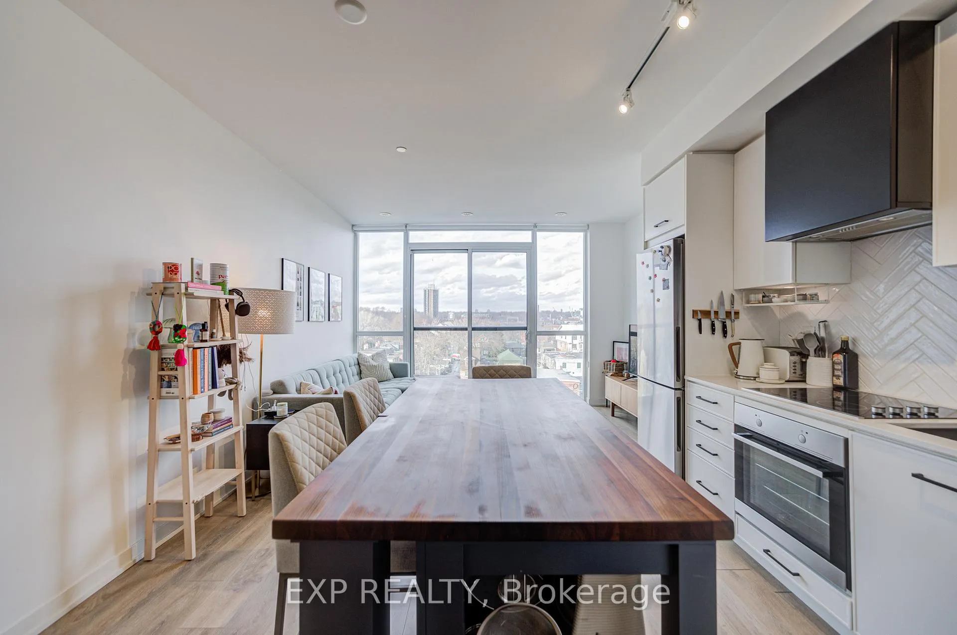 Photo 9 of Unit 604, 899 Queen Street E, Toronto, South Riverdale — HOMEH