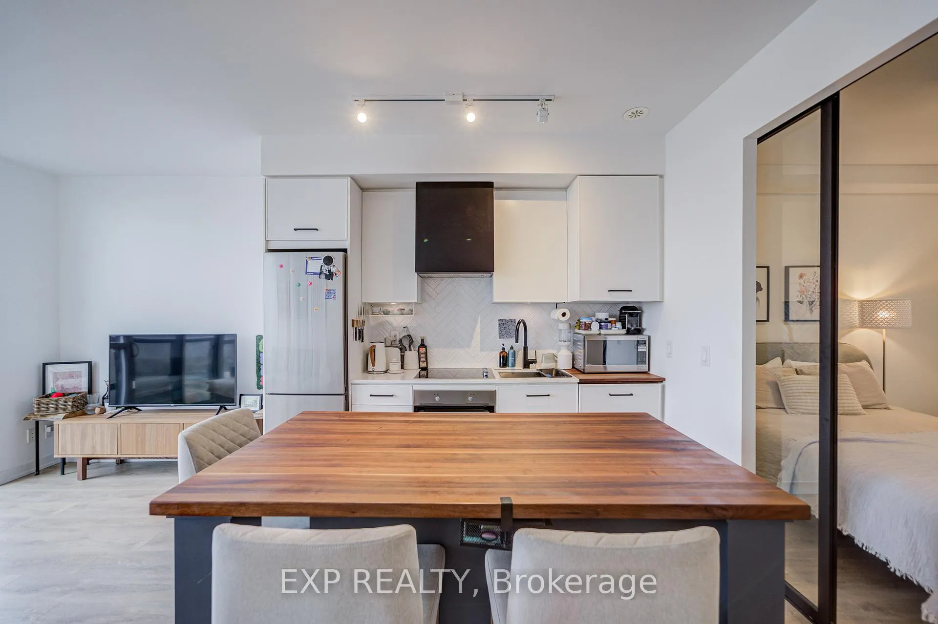 Photo 10 of Unit 604, 899 Queen Street E, Toronto, South Riverdale — HOMEH