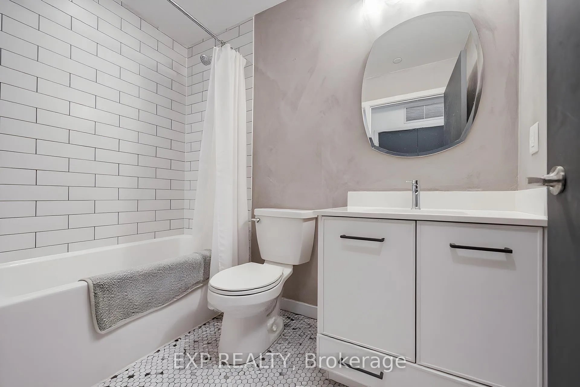 Photo 19 of Unit 604, 899 Queen Street E, Toronto, South Riverdale — HOMEH