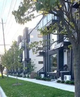 Front of Unit 141, 34 Fieldway Road