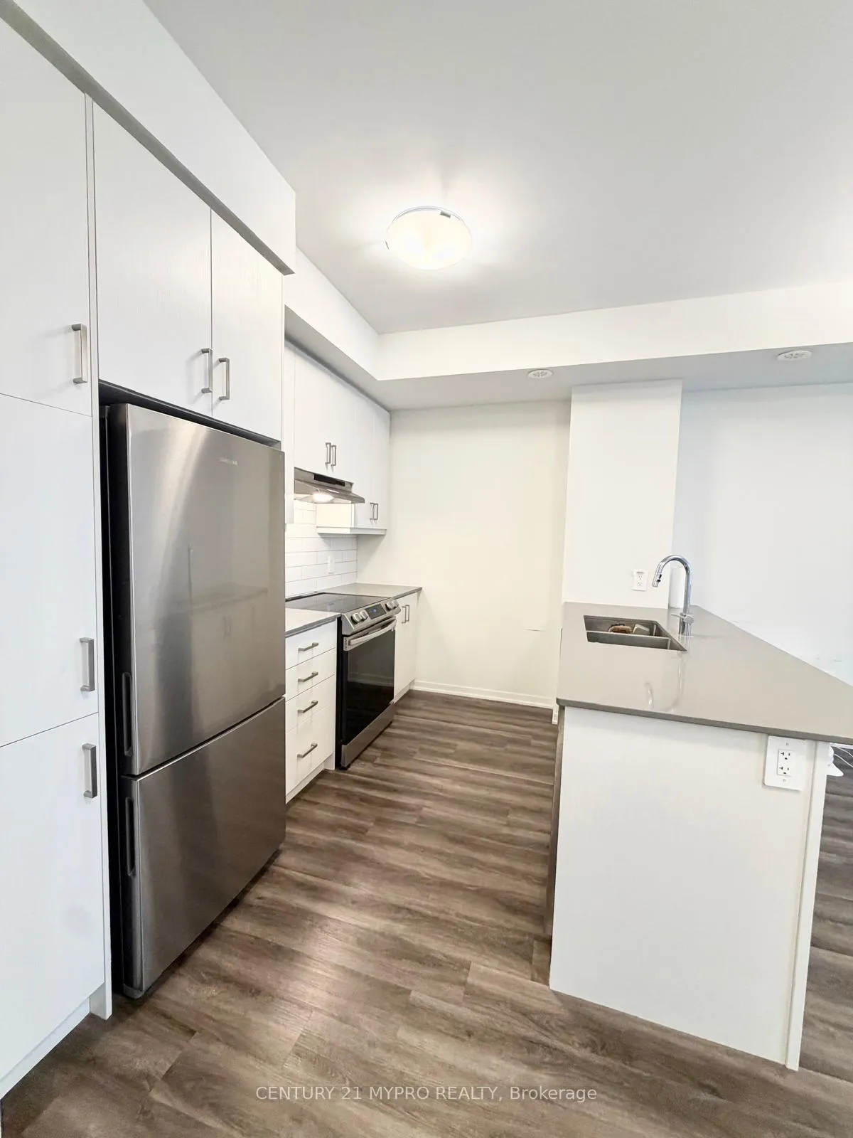 Photo 8 of Unit 67, 31 Honeycrisp Crescent, Vaughan, Concord — HOMEH