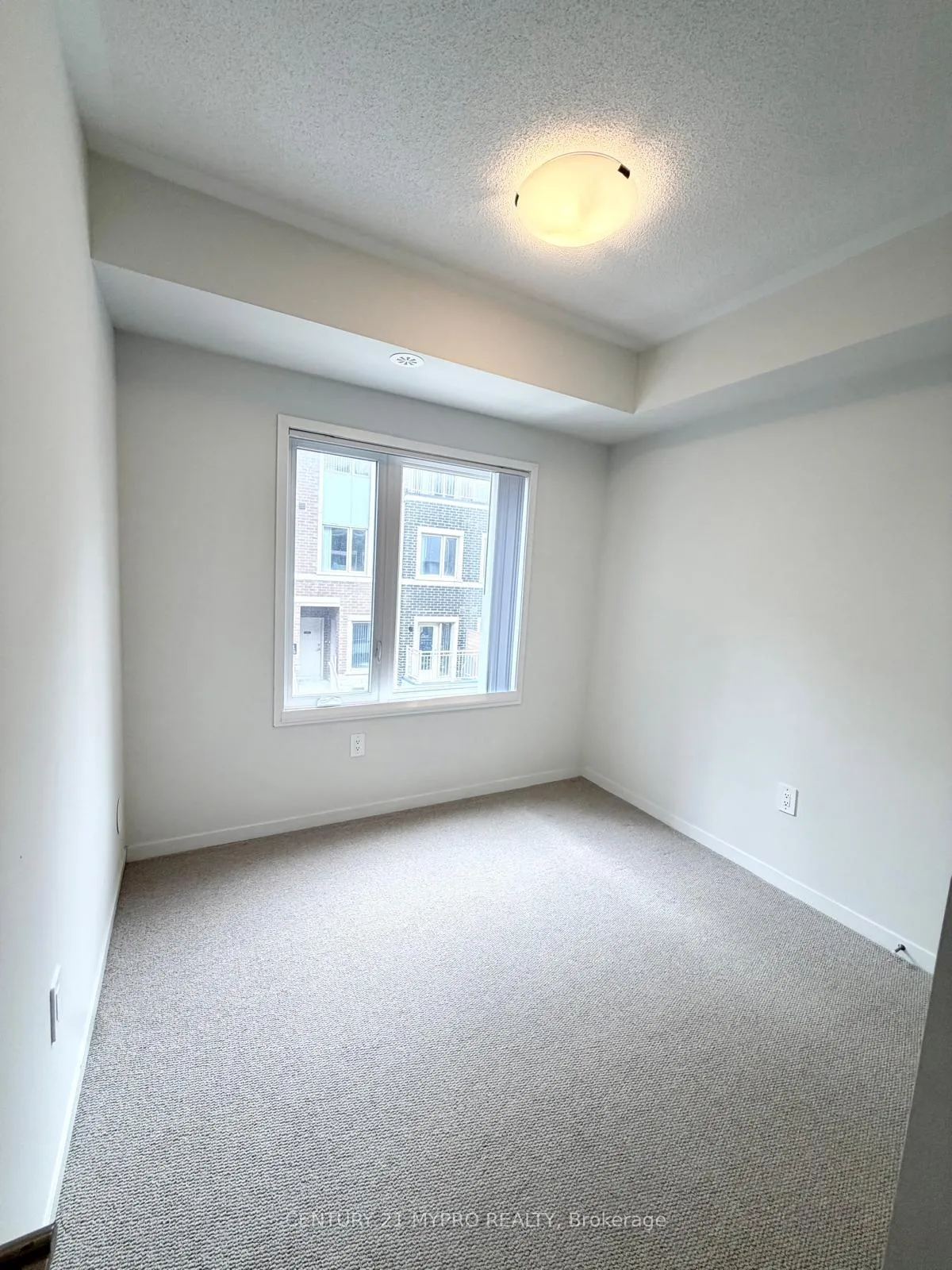 Photo 10 of Unit 67, 31 Honeycrisp Crescent, Vaughan, Concord — HOMEH