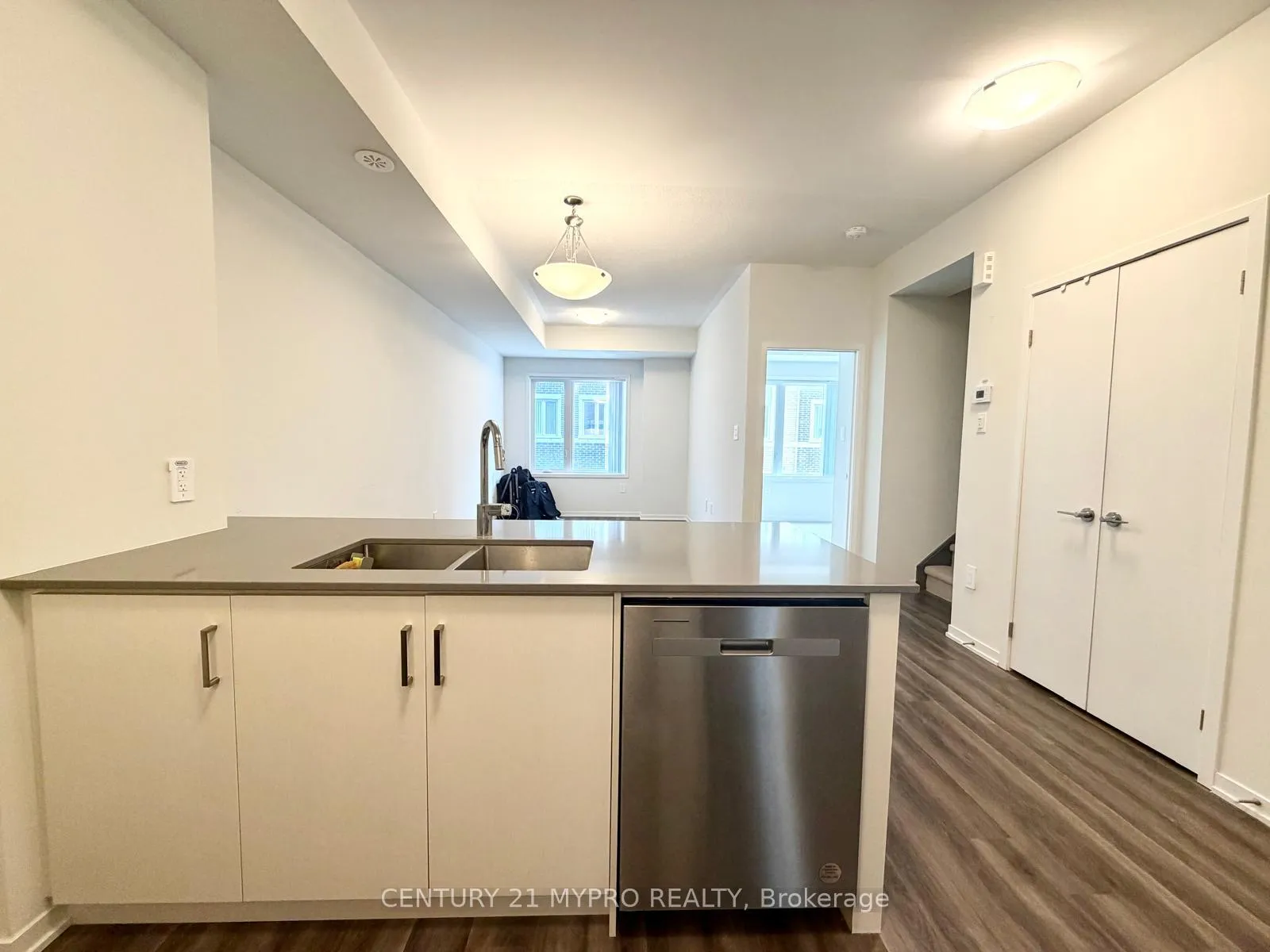 Photo 19 of Unit 67, 31 Honeycrisp Crescent, Vaughan, Concord — HOMEH