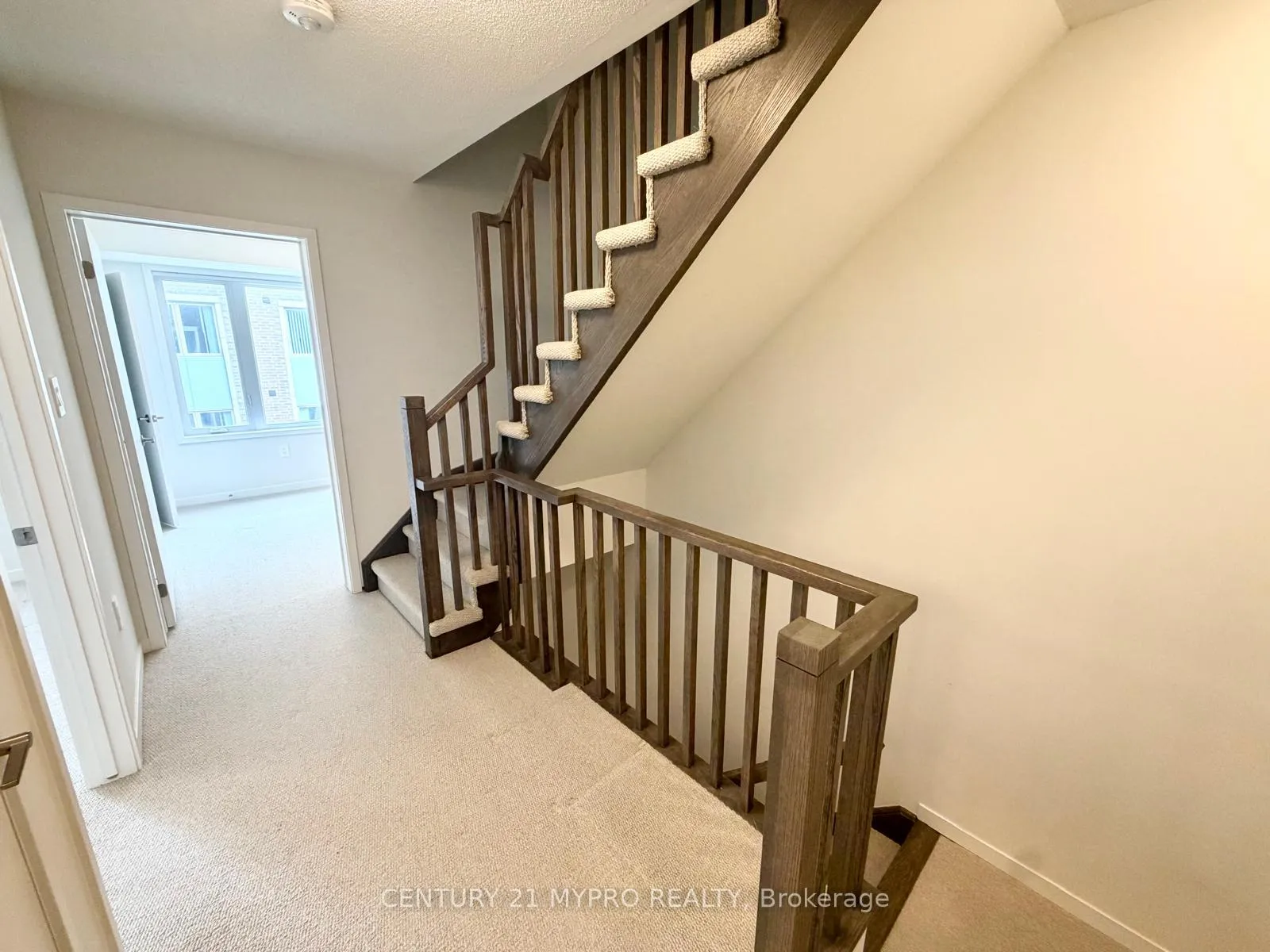 Photo 23 of Unit 67, 31 Honeycrisp Crescent, Vaughan, Concord — HOMEH