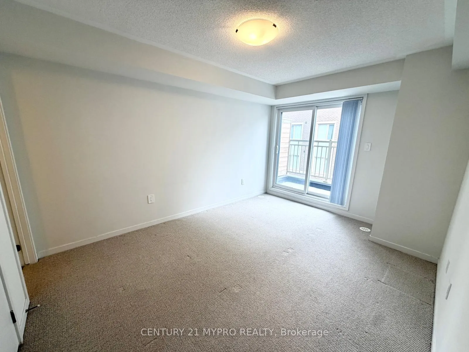 Photo 24 of Unit 67, 31 Honeycrisp Crescent, Vaughan, Concord — HOMEH