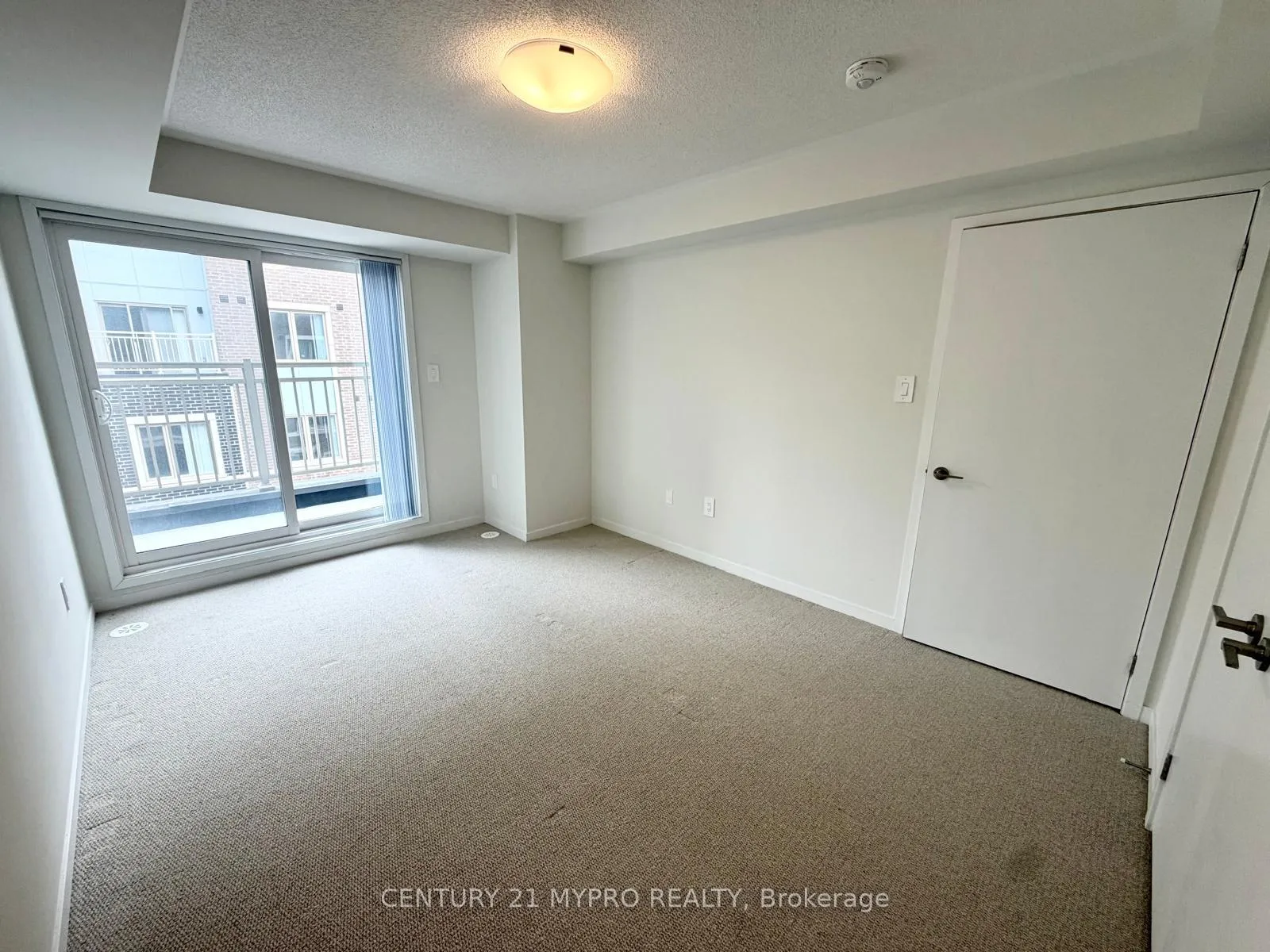 Photo 27 of Unit 67, 31 Honeycrisp Crescent, Vaughan, Concord — HOMEH