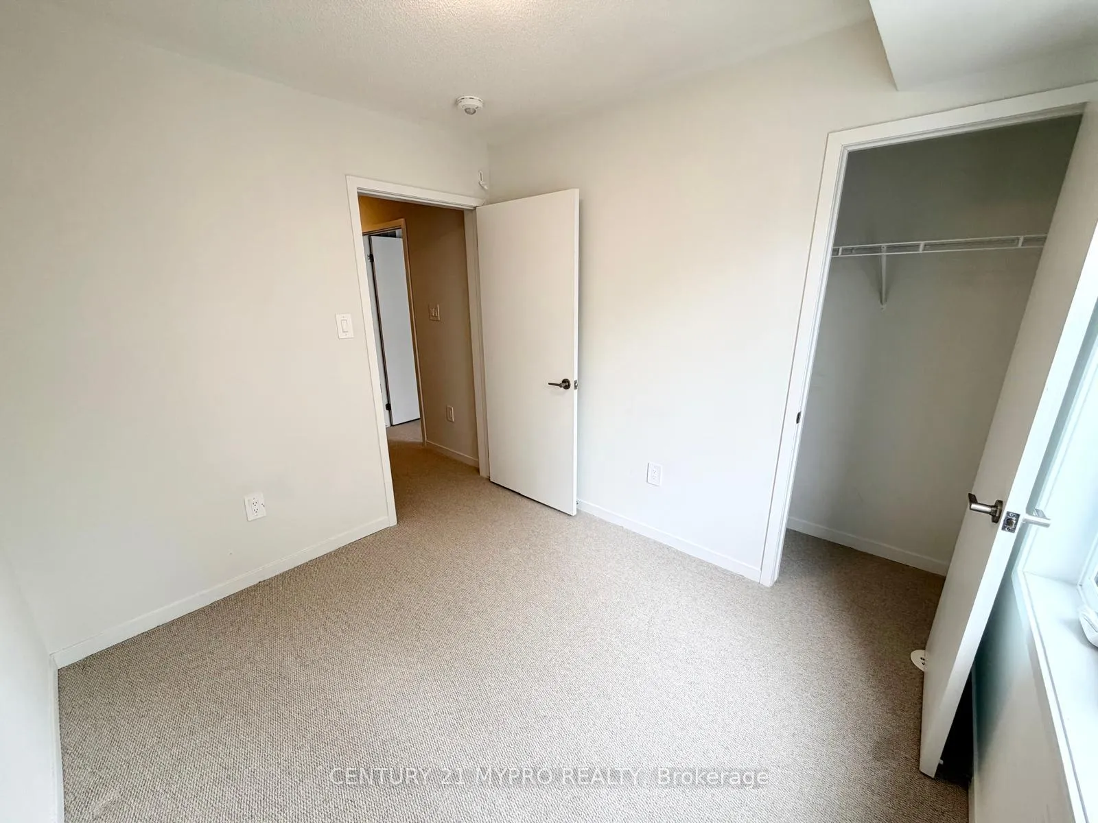 Photo 30 of Unit 67, 31 Honeycrisp Crescent, Vaughan, Concord — HOMEH
