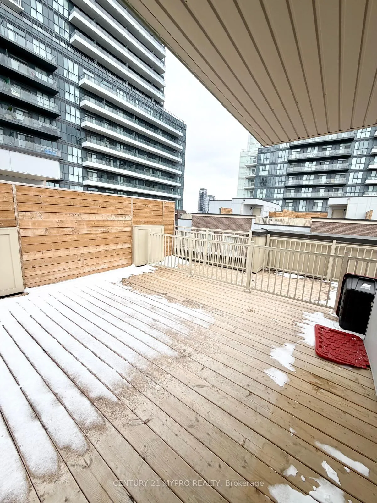 Photo 34 of Unit 67, 31 Honeycrisp Crescent, Vaughan, Concord — HOMEH
