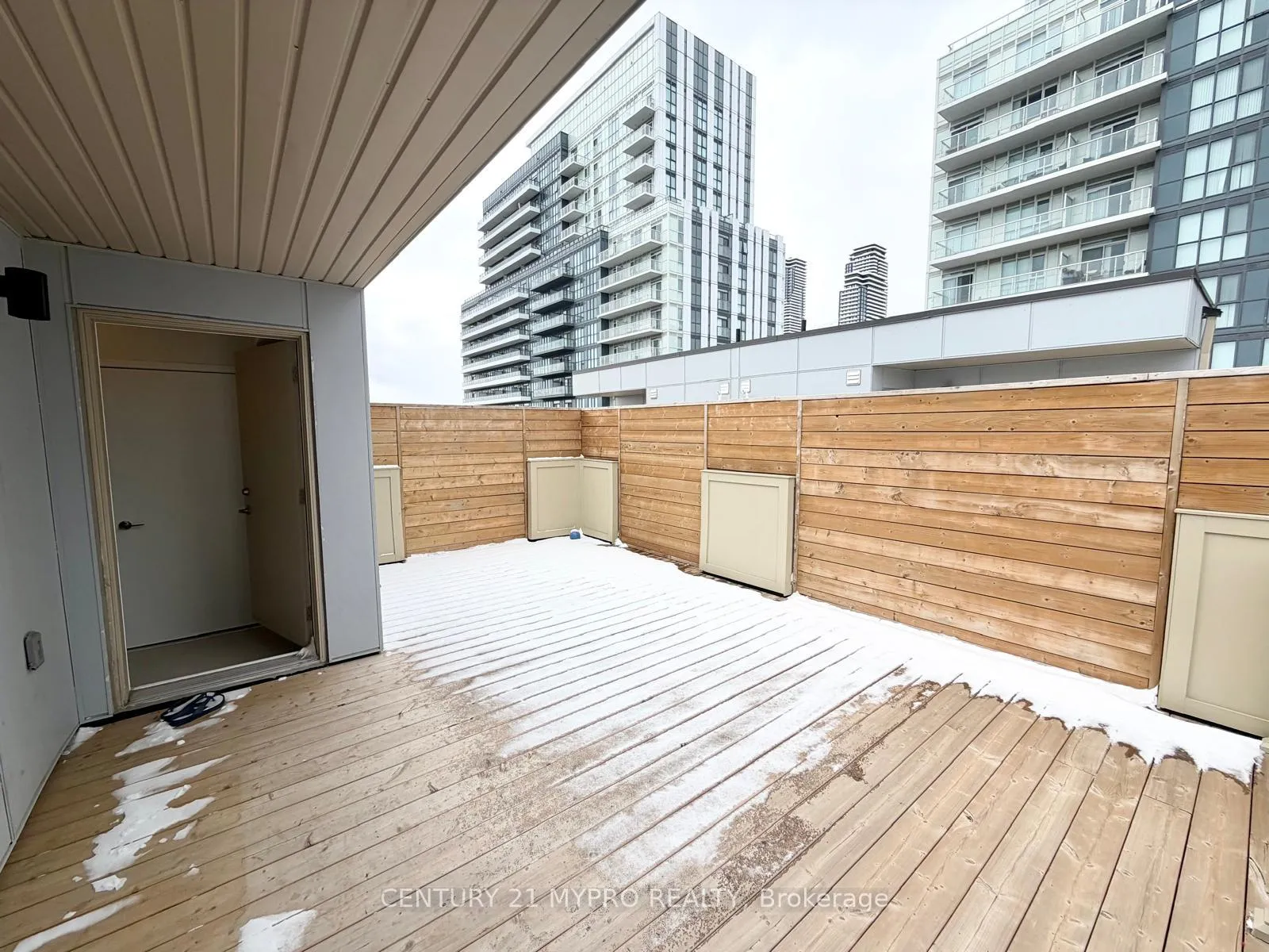 Photo 35 of Unit 67, 31 Honeycrisp Crescent, Vaughan, Concord — HOMEH