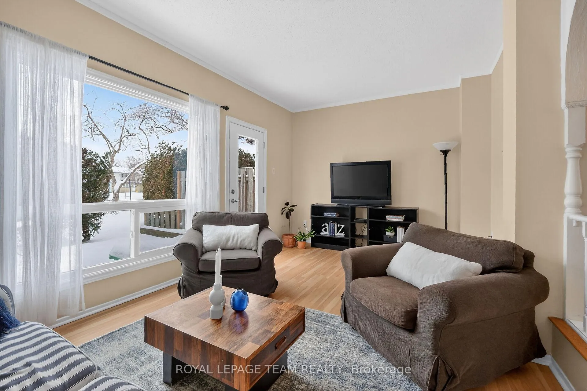 Photo 8 of 1993 Falkirk Crescent, Ottawa, Blackburn Hamlet (South) — HOMEH