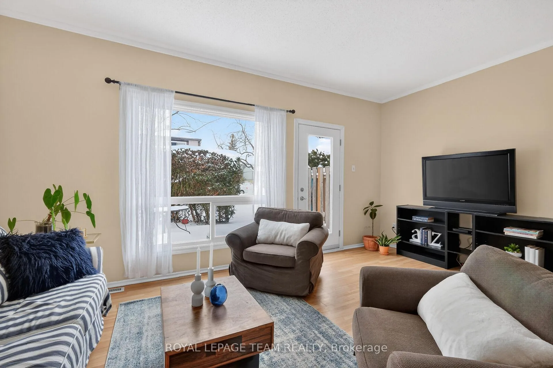 Photo 9 of 1993 Falkirk Crescent, Ottawa, Blackburn Hamlet (South) — HOMEH
